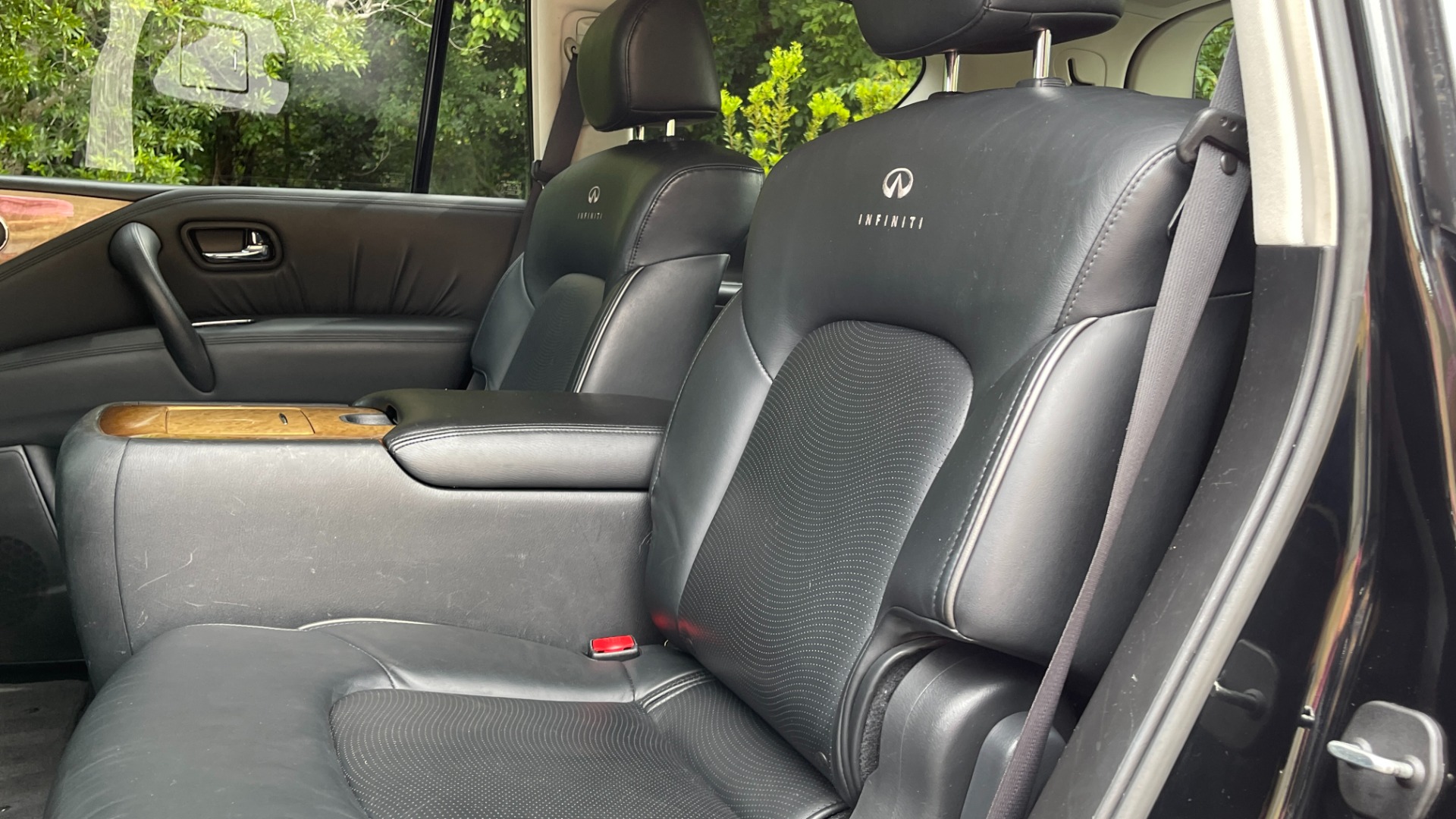 Used 2012 INFINITI QX56 7 PASSENGER / THEATER PACKAGE / HEATED SEATS / NAV / REARVIEW for sale Sold at Formula Imports in Charlotte NC 28227 33