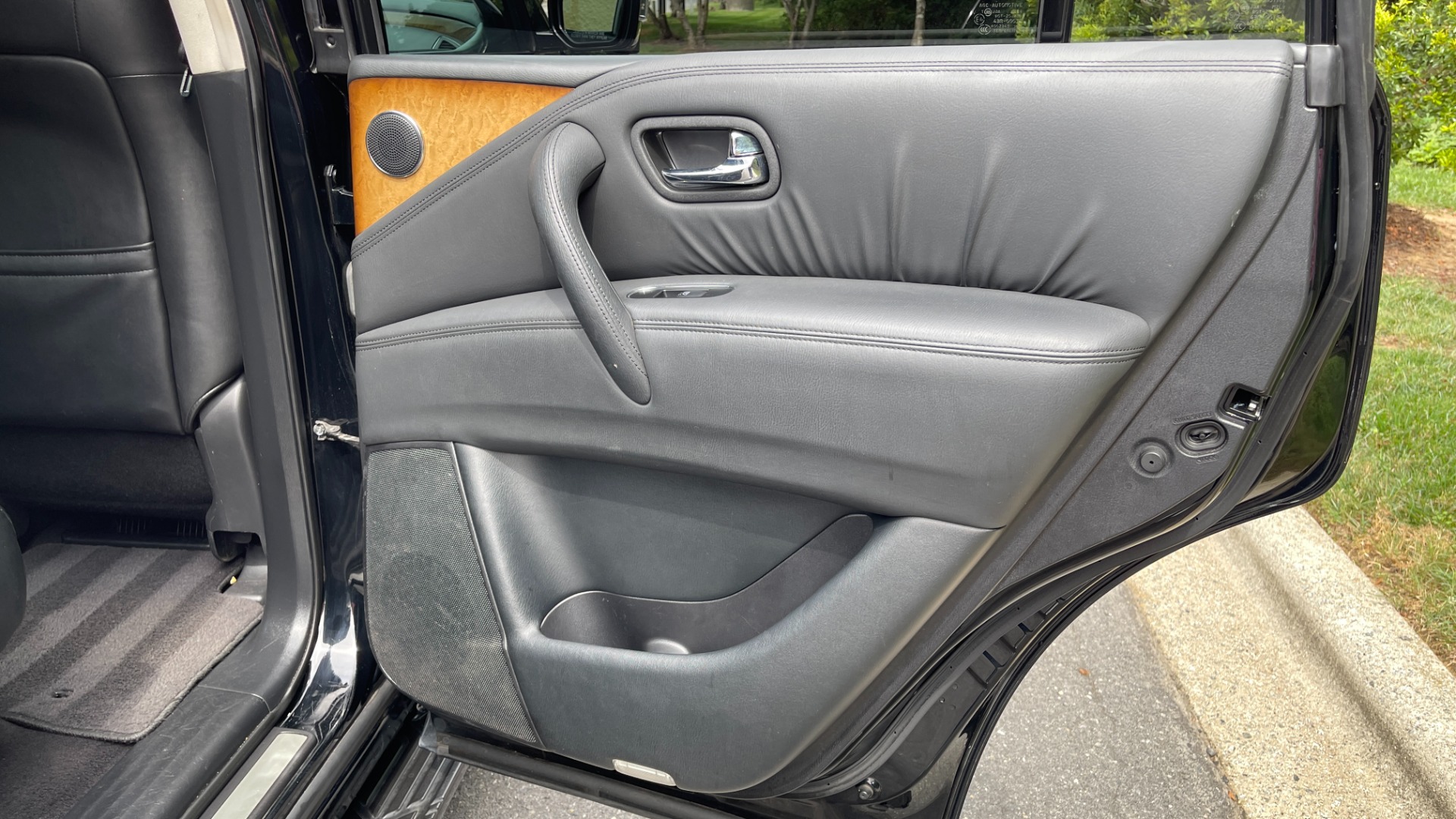 Used 2012 INFINITI QX56 7 PASSENGER / THEATER PACKAGE / HEATED SEATS / NAV / REARVIEW for sale Sold at Formula Imports in Charlotte NC 28227 39