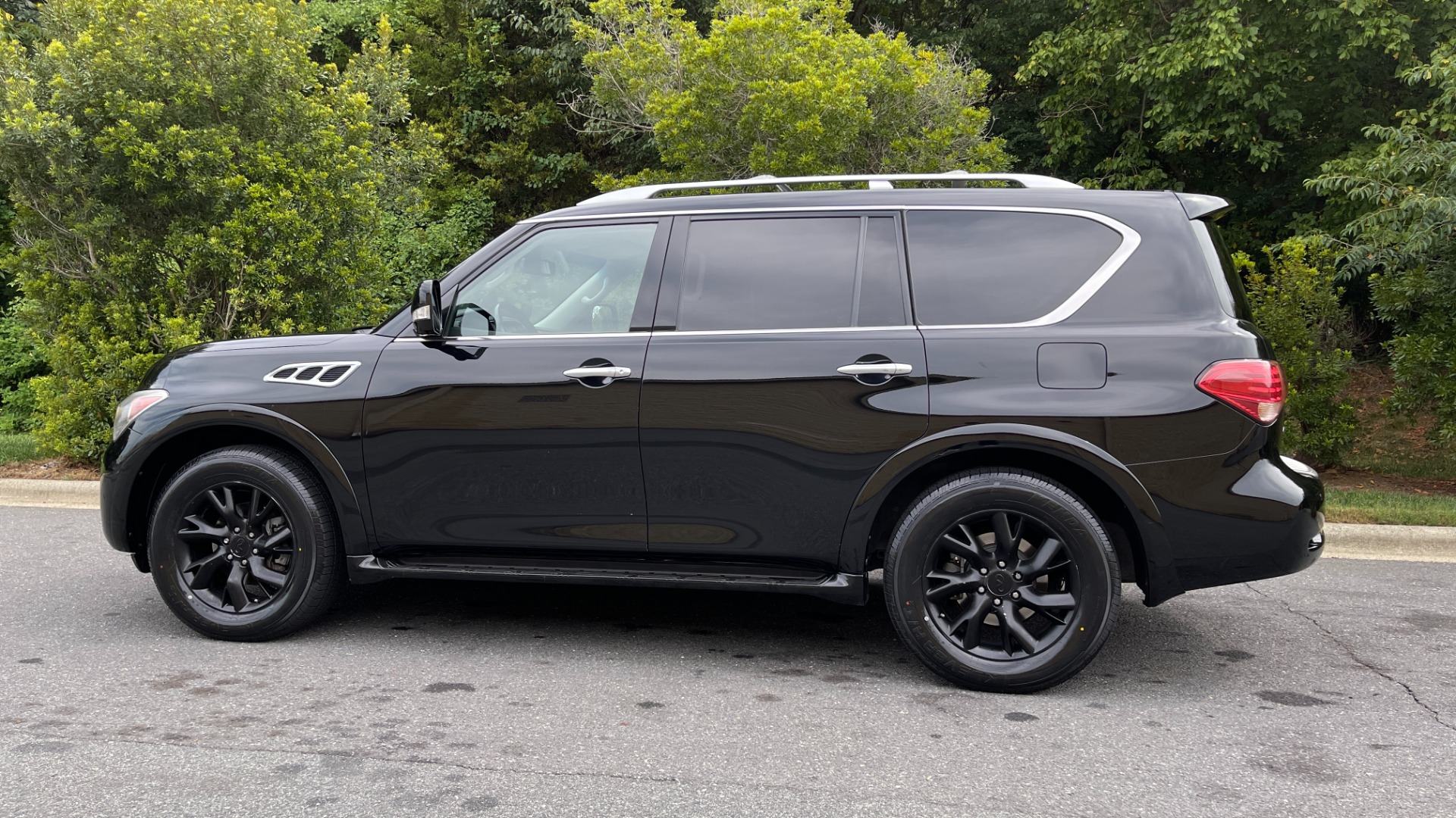 Used 2012 INFINITI QX56 7 PASSENGER / THEATER PACKAGE / HEATED SEATS / NAV / REARVIEW for sale Sold at Formula Imports in Charlotte NC 28227 7