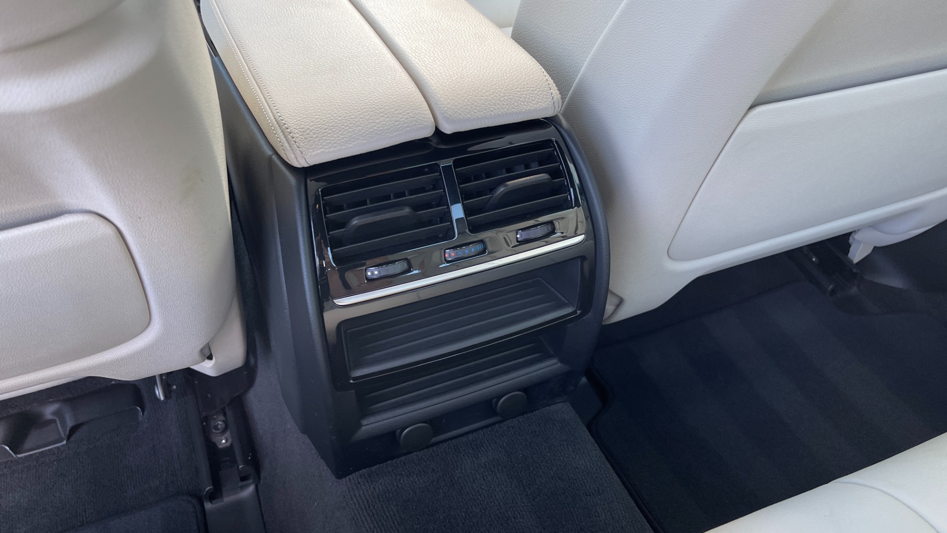 Used 2019 BMW 5 Series 540i xDrive / M SPORT PACKAGE / PREMIUM 2 PACKAGE / HARMAN KARDON SOUND / H for sale Sold at Formula Imports in Charlotte NC 28227 25