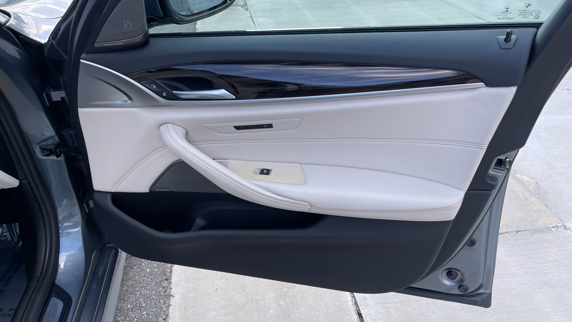 Used 2019 BMW 5 Series 540i xDrive / M SPORT PACKAGE / PREMIUM 2 PACKAGE / HARMAN KARDON SOUND / H for sale Sold at Formula Imports in Charlotte NC 28227 27