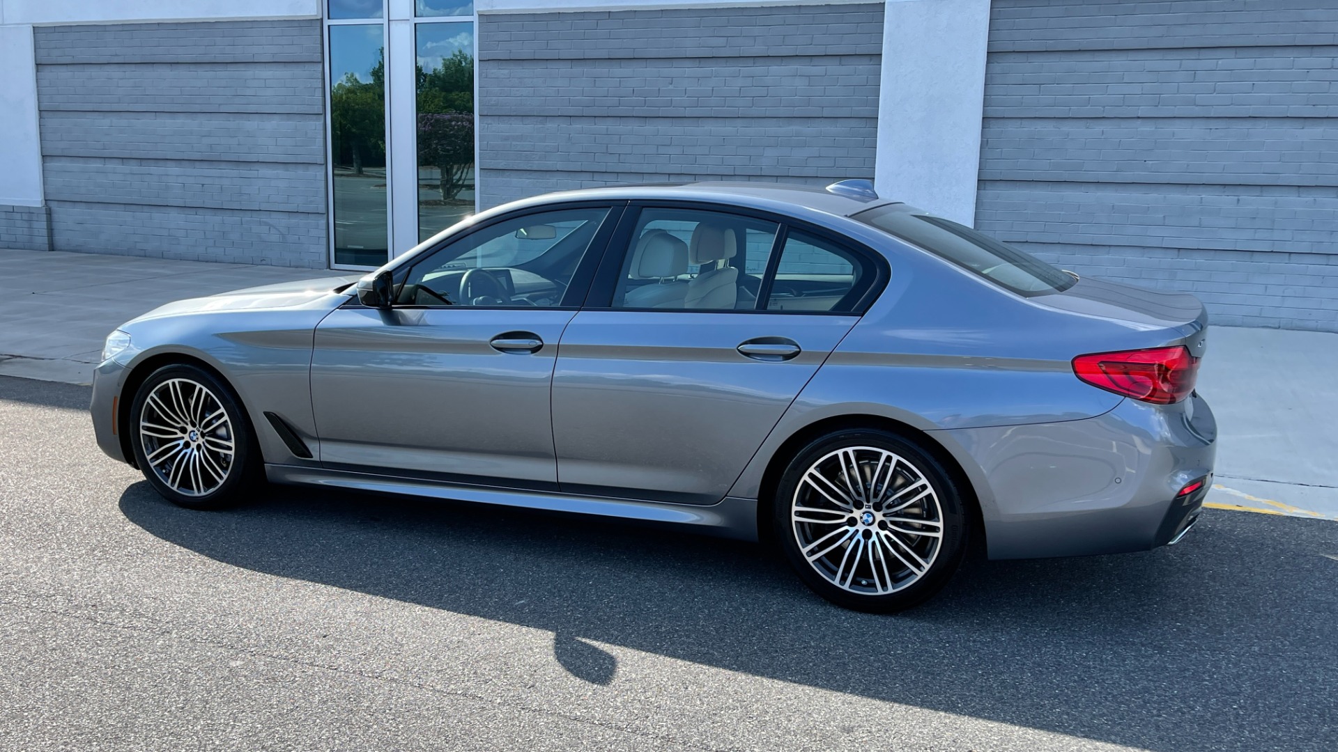 Used 2019 BMW 5 Series 540i xDrive / M SPORT PACKAGE / PREMIUM 2 PACKAGE / HARMAN KARDON SOUND / H for sale Sold at Formula Imports in Charlotte NC 28227 7