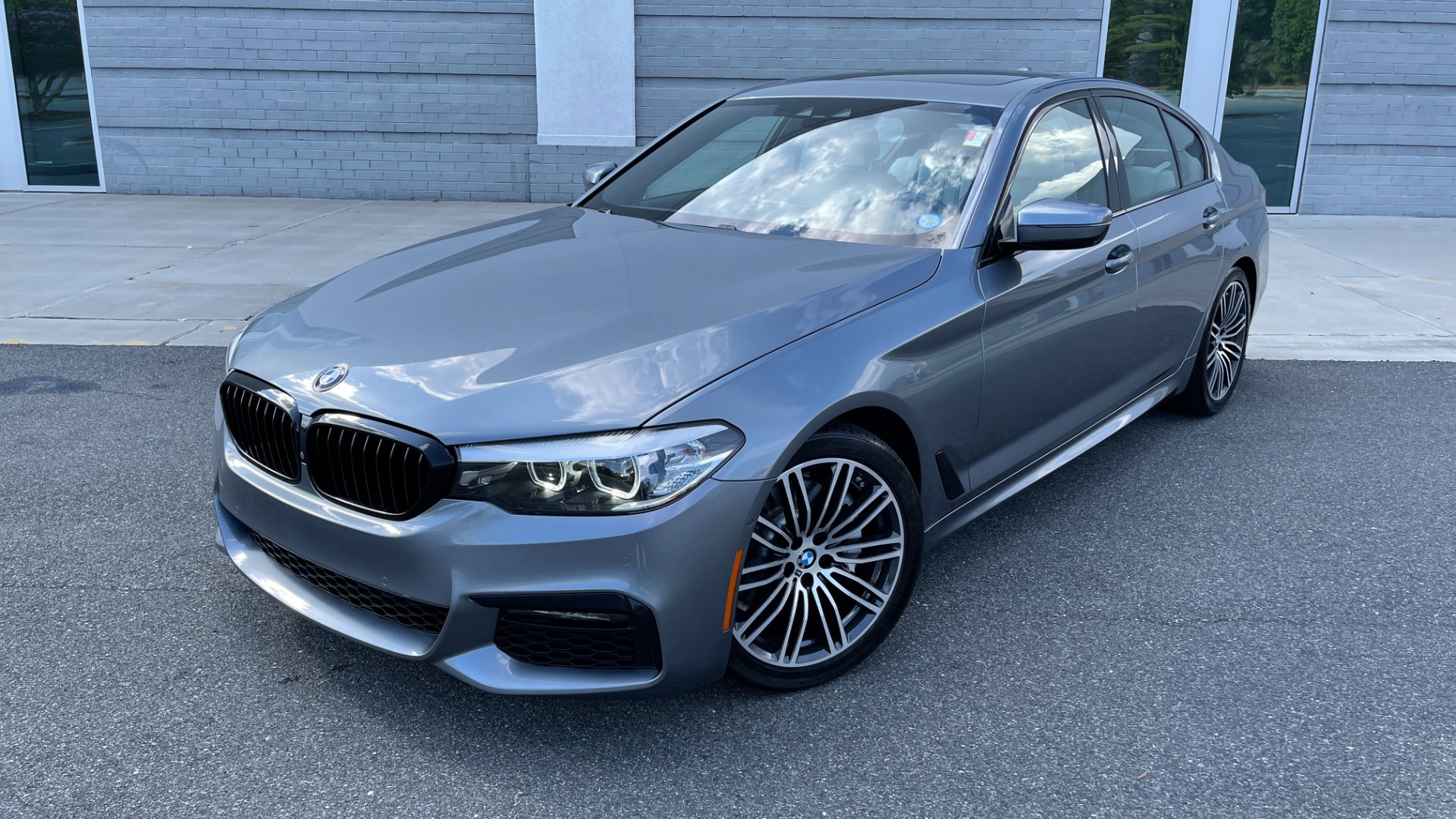 Used 2019 BMW 5 Series 540i xDrive / M SPORT PACKAGE / PREMIUM 2 PACKAGE / HARMAN KARDON SOUND / H for sale Sold at Formula Imports in Charlotte NC 28227 1