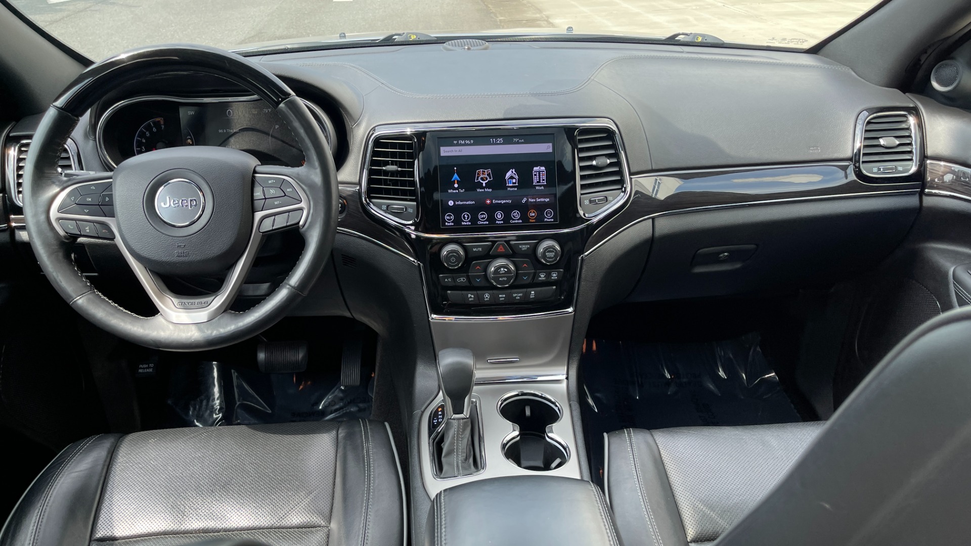 Used 2019 Jeep Grand Cherokee Overland / V6 / LEATHER / POWER TAILGATE / 20IN WHEELS / PANORAMIC SUNROOF for sale $40,995 at Formula Imports in Charlotte NC 28227 14