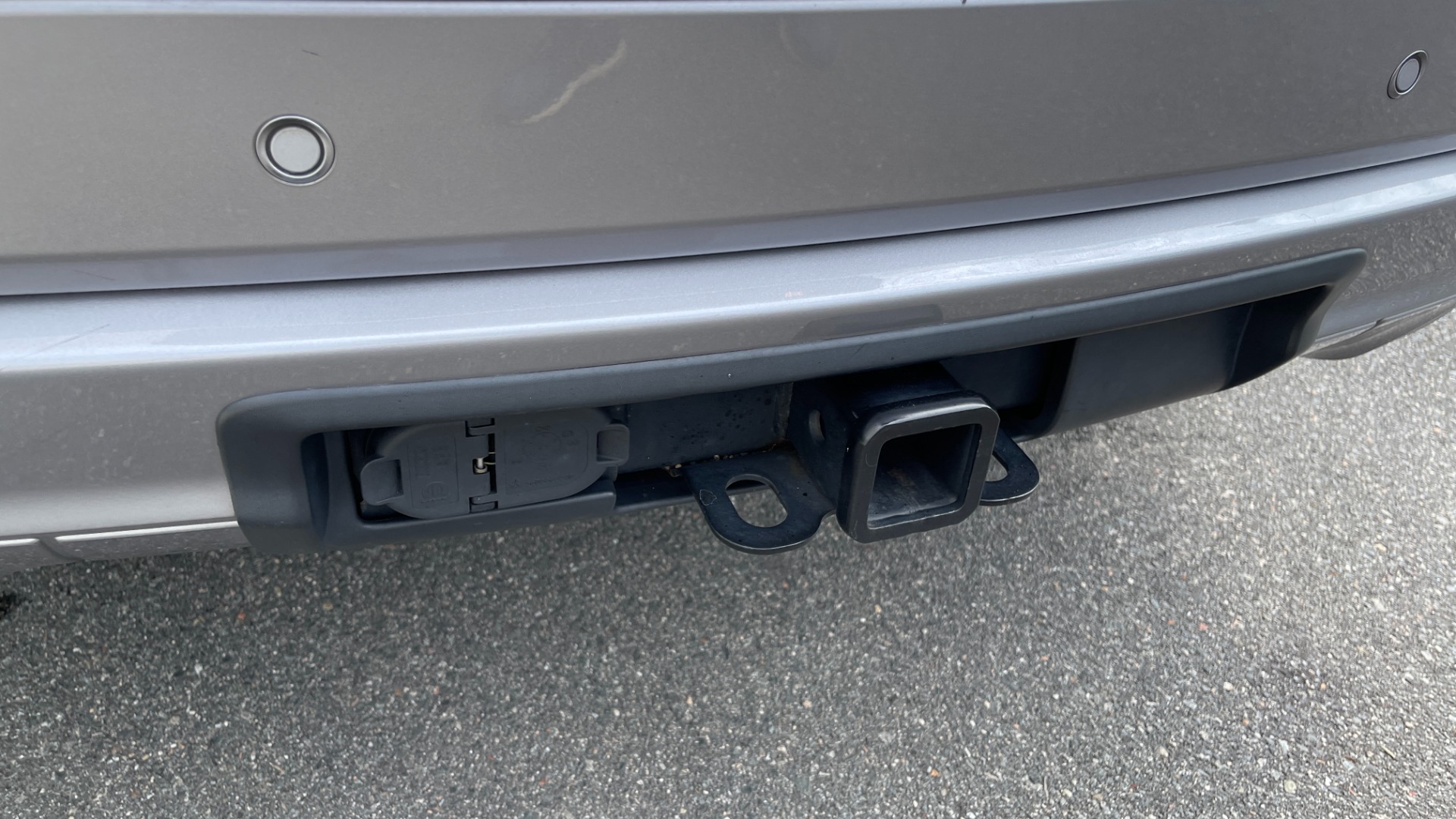 Used 2019 Jeep Grand Cherokee Overland / V6 / LEATHER / POWER TAILGATE / 20IN WHEELS / PANORAMIC SUNROOF for sale Sold at Formula Imports in Charlotte NC 28227 17