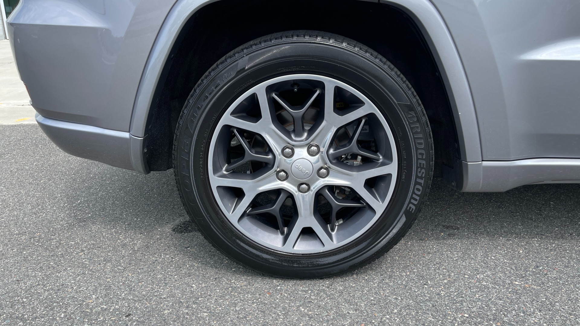 Used 2019 Jeep Grand Cherokee Overland / V6 / LEATHER / POWER TAILGATE / 20IN WHEELS / PANORAMIC SUNROOF for sale Sold at Formula Imports in Charlotte NC 28227 22