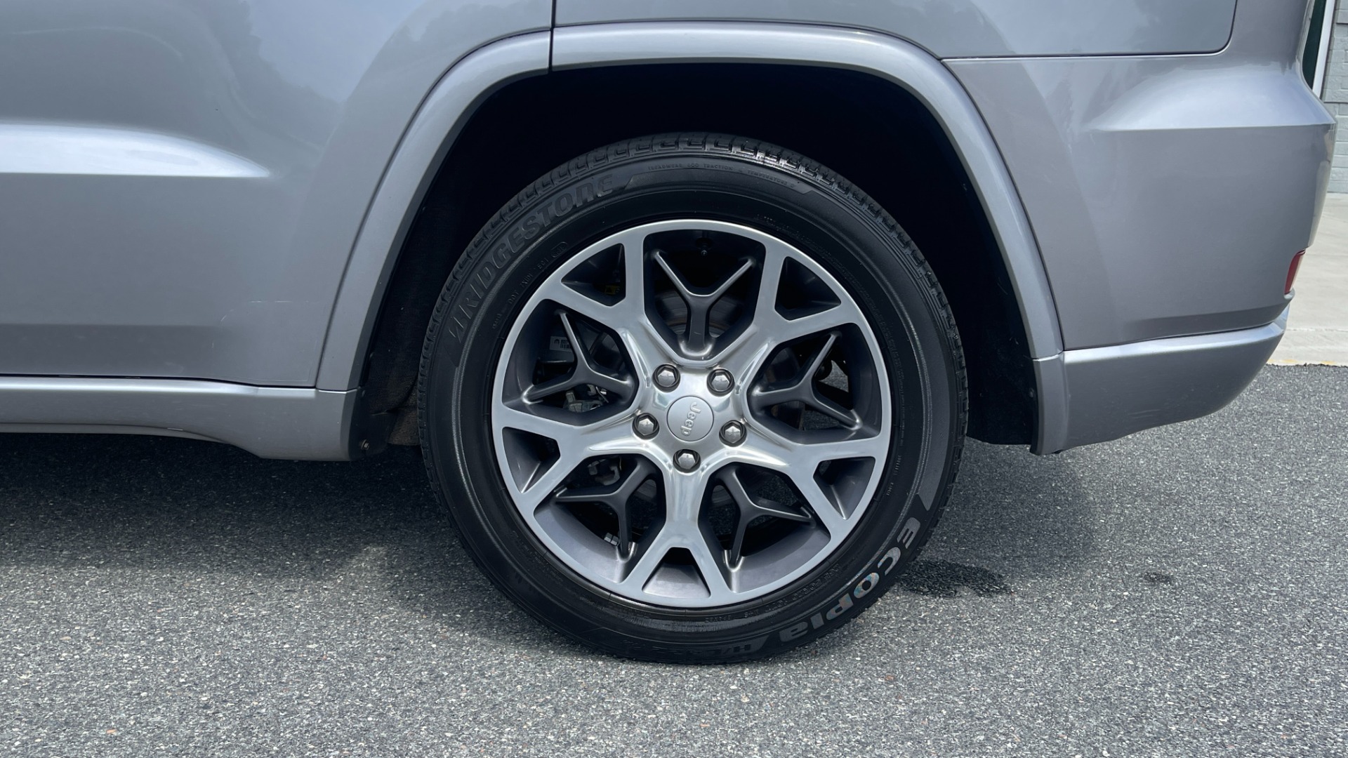Used 2019 Jeep Grand Cherokee Overland / V6 / LEATHER / POWER TAILGATE / 20IN WHEELS / PANORAMIC SUNROOF for sale Sold at Formula Imports in Charlotte NC 28227 29