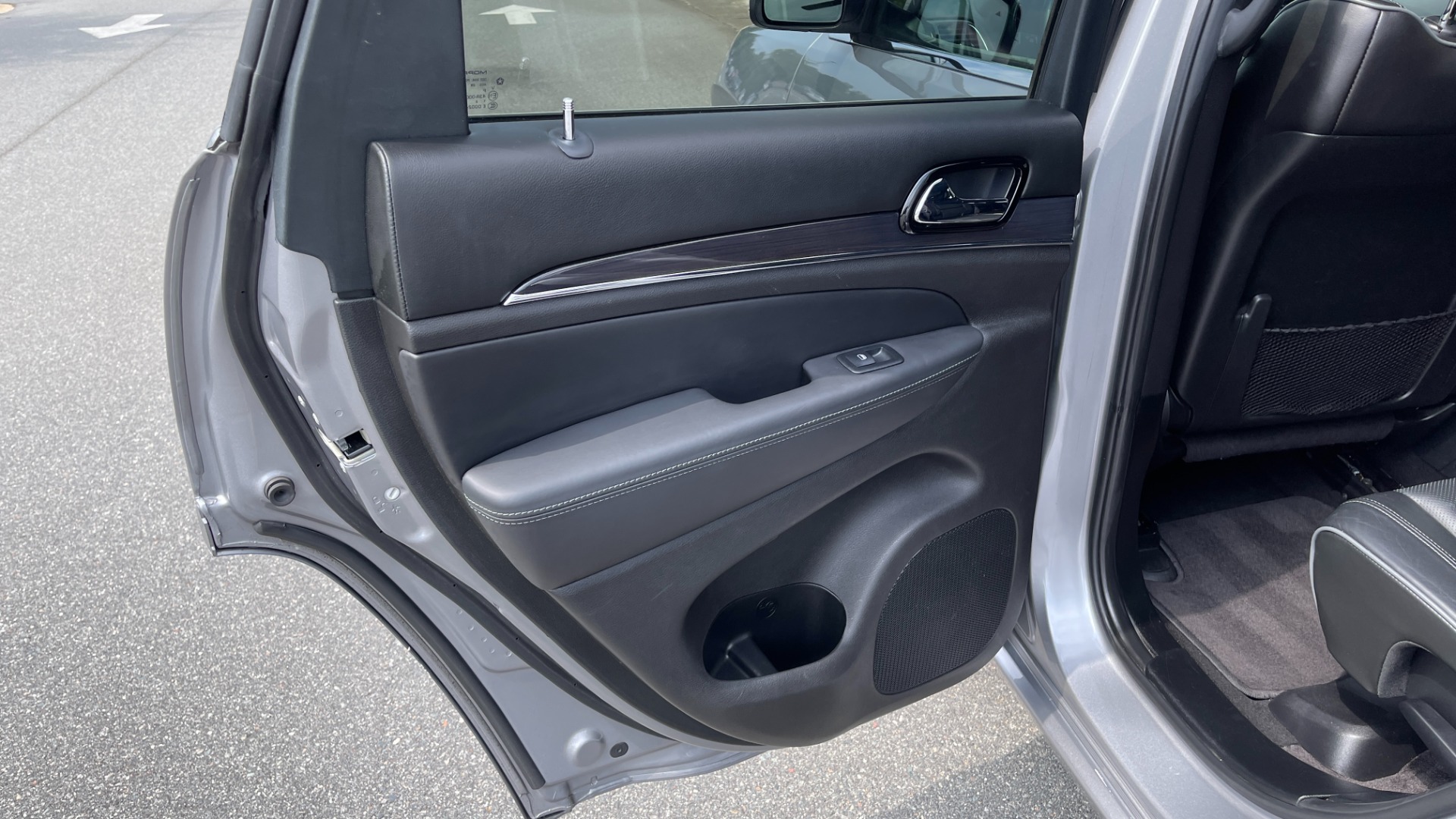 Used 2019 Jeep Grand Cherokee Overland / V6 / LEATHER / POWER TAILGATE / 20IN WHEELS / PANORAMIC SUNROOF for sale Sold at Formula Imports in Charlotte NC 28227 41