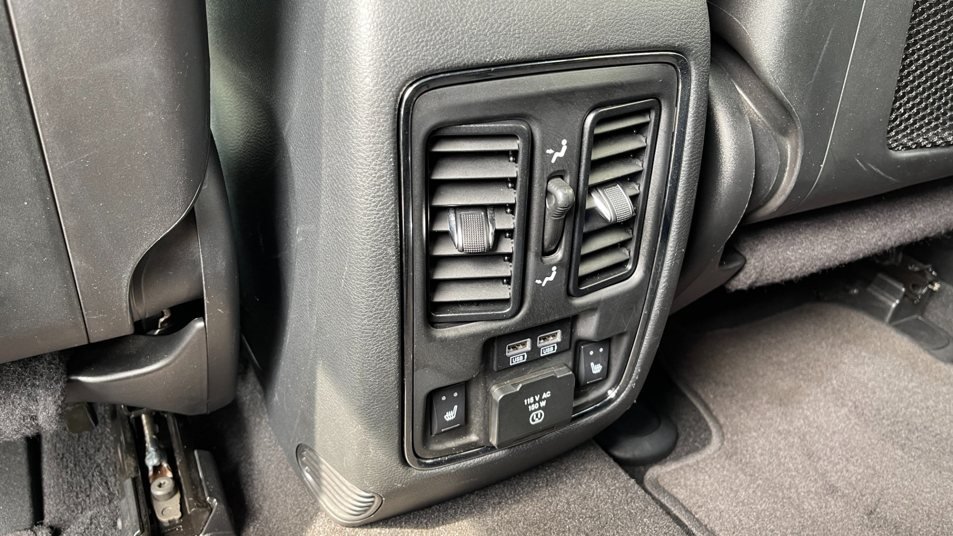 Used 2019 Jeep Grand Cherokee Overland / V6 / LEATHER / POWER TAILGATE / 20IN WHEELS / PANORAMIC SUNROOF for sale Sold at Formula Imports in Charlotte NC 28227 43