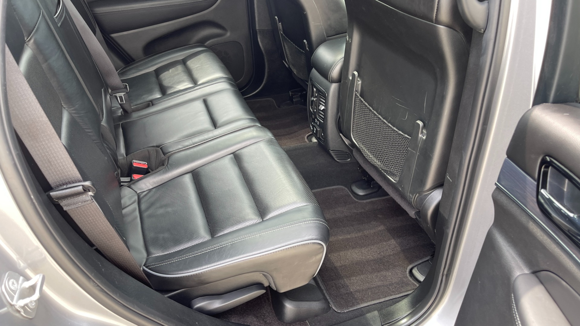 Used 2019 Jeep Grand Cherokee Overland / V6 / LEATHER / POWER TAILGATE / 20IN WHEELS / PANORAMIC SUNROOF for sale Sold at Formula Imports in Charlotte NC 28227 46