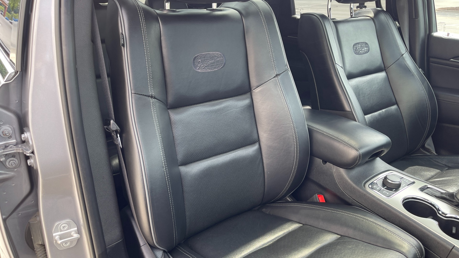 Used 2019 Jeep Grand Cherokee Overland / V6 / LEATHER / POWER TAILGATE / 20IN WHEELS / PANORAMIC SUNROOF for sale Sold at Formula Imports in Charlotte NC 28227 9