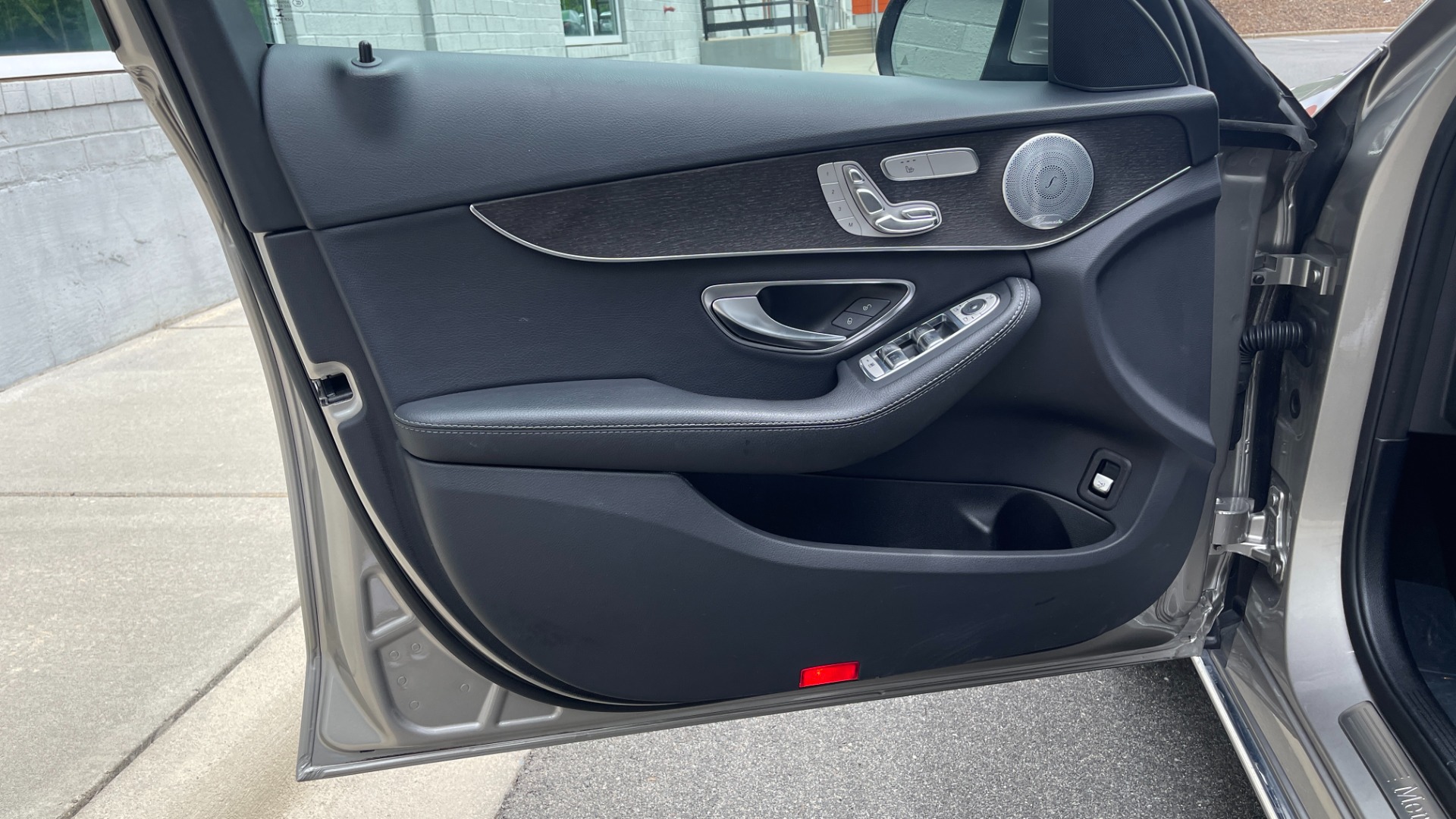 Used 2019 Mercedes-Benz C-Class C 300 / BURMESTER SOUND / PANORAMIC ROOF / WIRELESS CHARING for sale $33,995 at Formula Imports in Charlotte NC 28227 20
