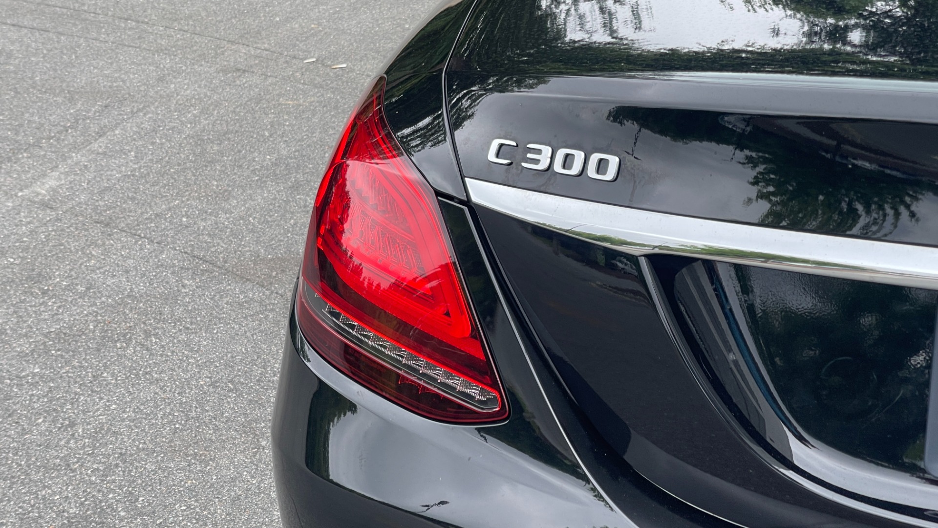 Used 2019 Mercedes-Benz C-Class C 300 / 4MATIC / BURMESTER SOUND / PANORAMIC ROOF / PREMIUM / MULTIMEDIA for sale $33,495 at Formula Imports in Charlotte NC 28227 18