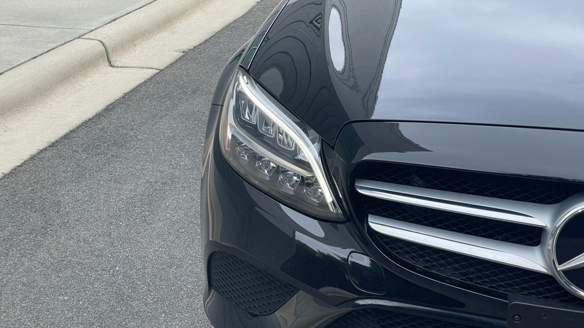 Used 2019 Mercedes-Benz C-Class C 300 / 4MATIC / BURMESTER SOUND / PANORAMIC ROOF / PREMIUM / MULTIMEDIA for sale $33,495 at Formula Imports in Charlotte NC 28227 23