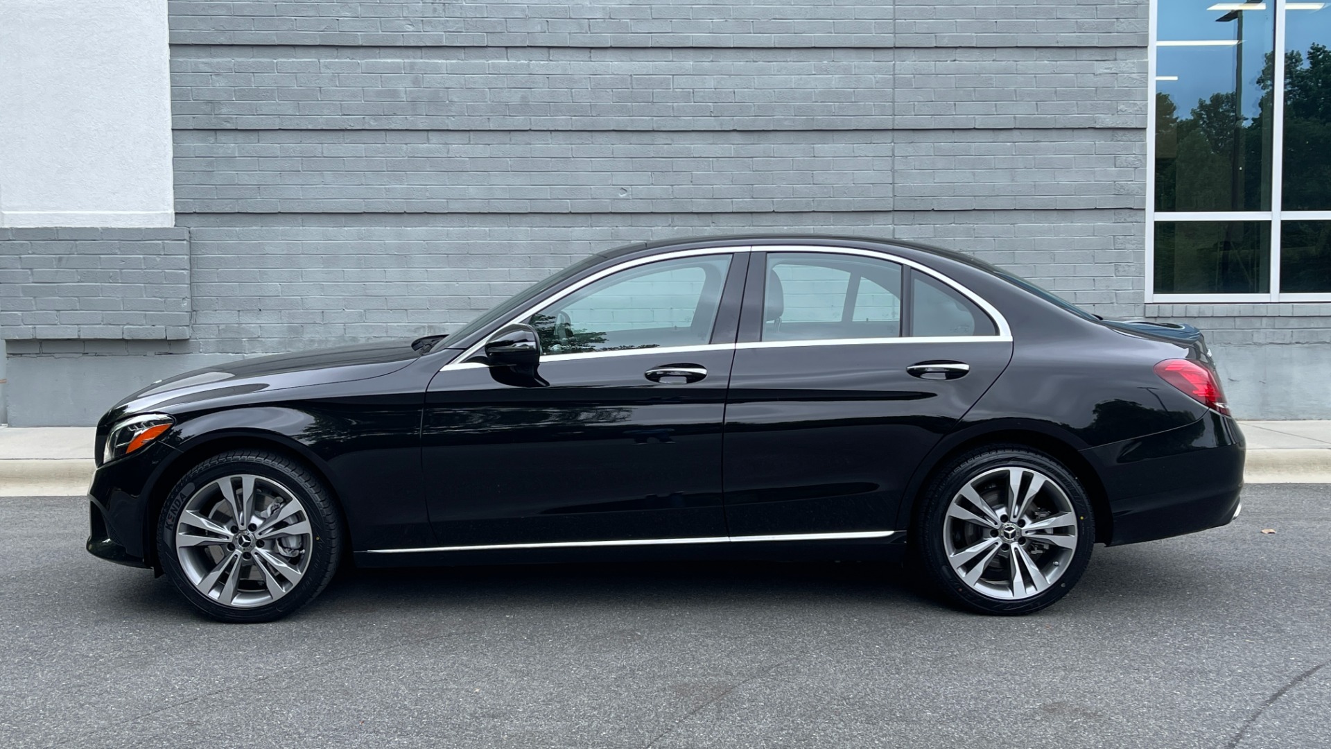Used 2019 Mercedes-Benz C-Class C 300 / 4MATIC / BURMESTER SOUND / PANORAMIC ROOF / PREMIUM / MULTIMEDIA for sale $33,495 at Formula Imports in Charlotte NC 28227 4