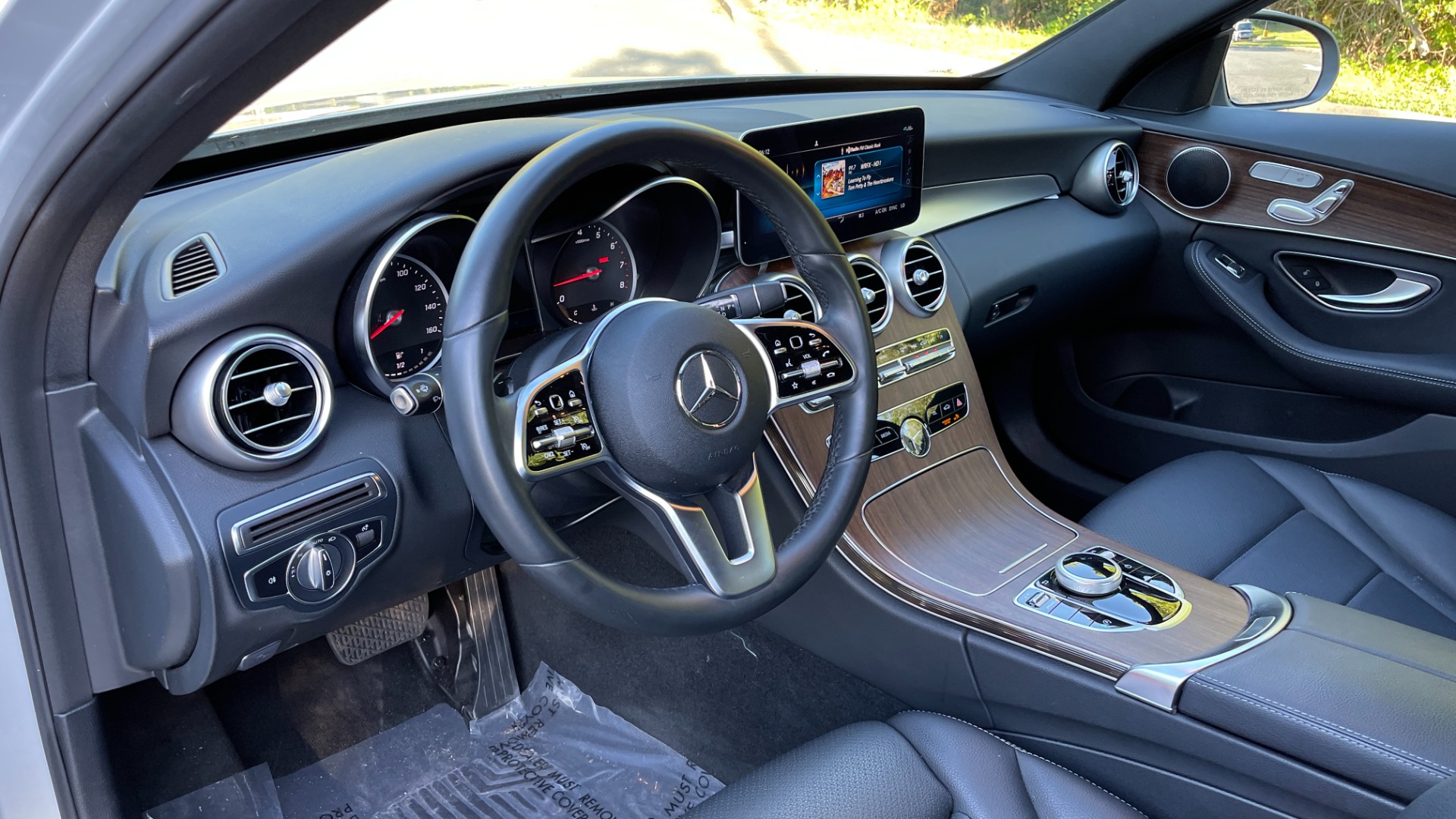 Used 2020 Mercedes-Benz C-Class C300 / BACKUP CAMERA / HEATED SEATS / WOOD GRAIN TRIM for sale Sold at Formula Imports in Charlotte NC 28227 10