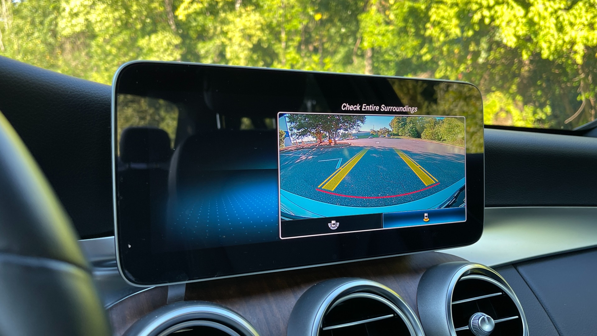 Used 2020 Mercedes-Benz C-Class C300 / BACKUP CAMERA / HEATED SEATS / WOOD GRAIN TRIM for sale Sold at Formula Imports in Charlotte NC 28227 17