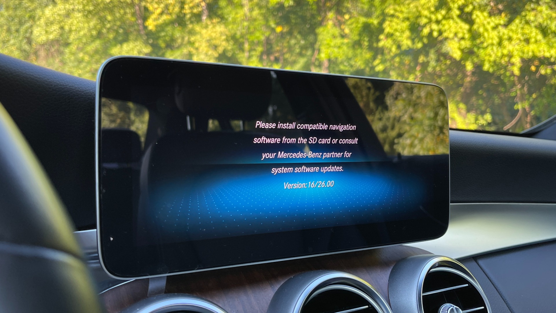 Used 2020 Mercedes-Benz C-Class C300 / BACKUP CAMERA / HEATED SEATS / WOOD GRAIN TRIM for sale Sold at Formula Imports in Charlotte NC 28227 18