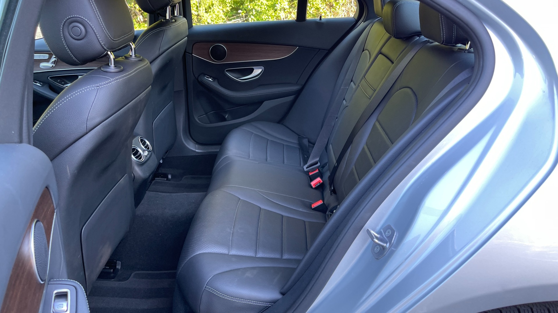 Used 2020 Mercedes-Benz C-Class C300 / BACKUP CAMERA / HEATED SEATS / WOOD GRAIN TRIM for sale $30,995 at Formula Imports in Charlotte NC 28227 22