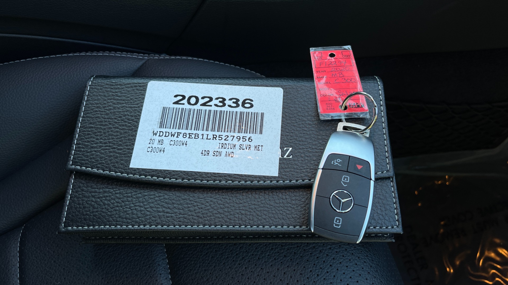 Used 2020 Mercedes-Benz C-Class C300 / BACKUP CAMERA / HEATED SEATS / WOOD GRAIN TRIM for sale Sold at Formula Imports in Charlotte NC 28227 32