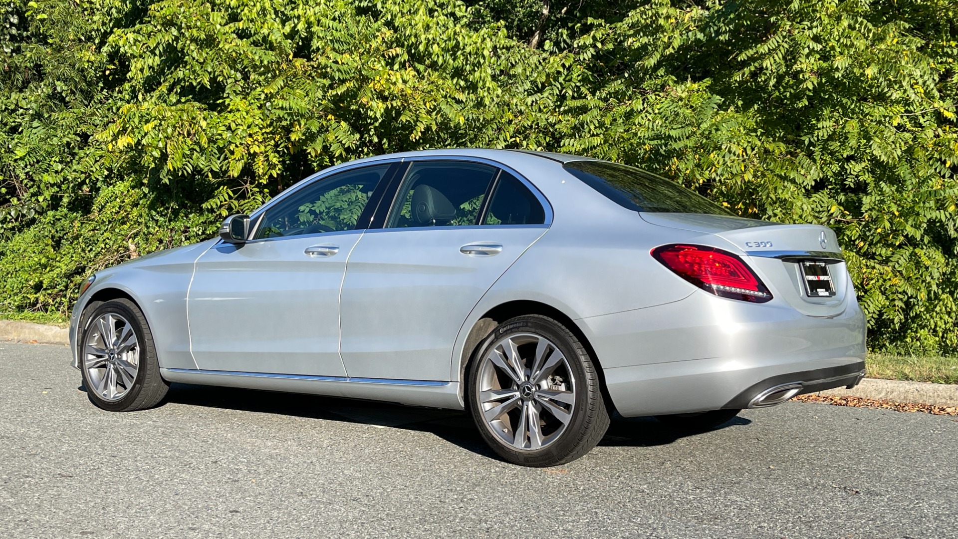 Used 2020 Mercedes-Benz C-Class C300 / BACKUP CAMERA / HEATED SEATS / WOOD GRAIN TRIM for sale Sold at Formula Imports in Charlotte NC 28227 4