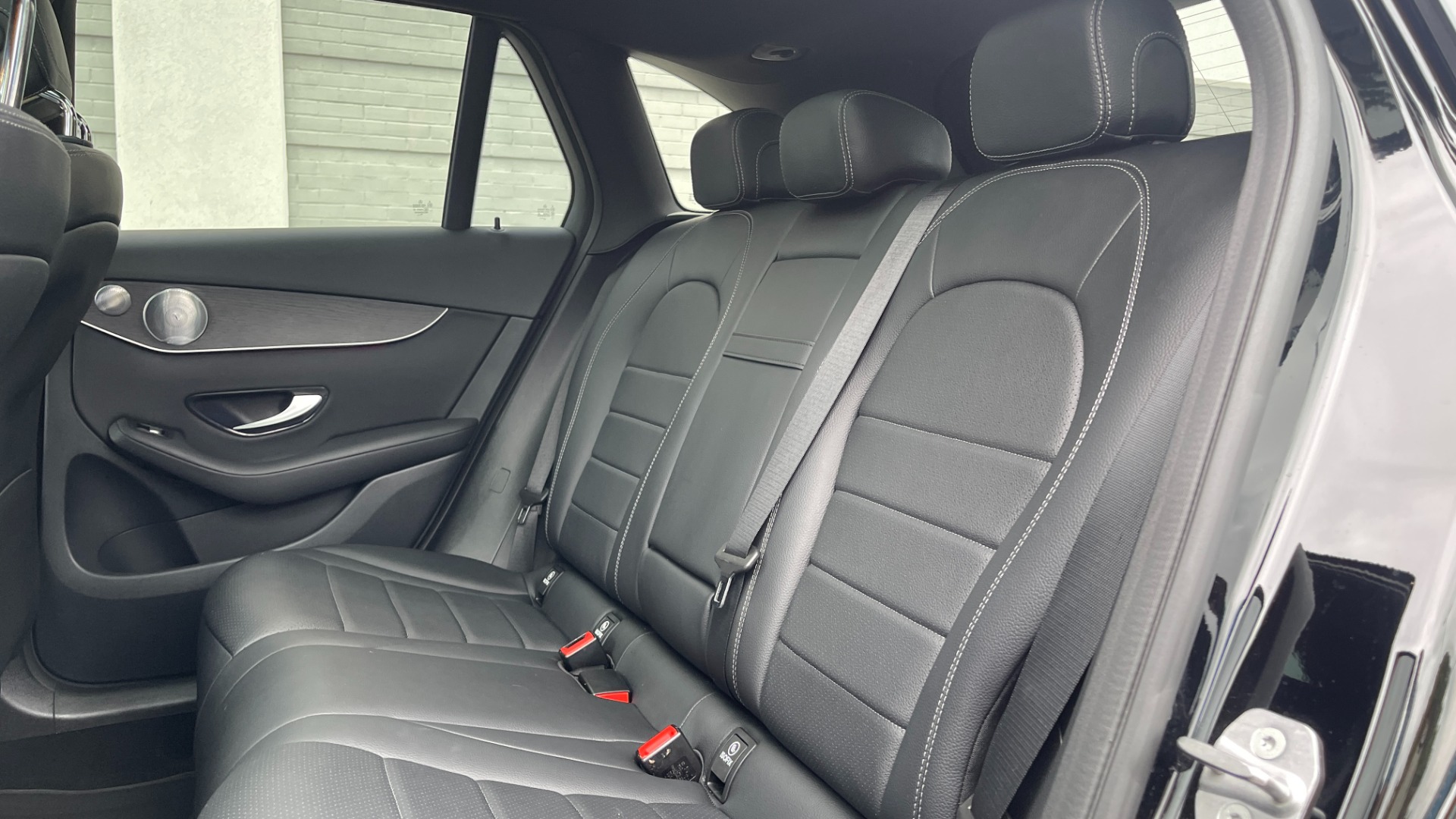 Used 2021 Mercedes-Benz GLC GLC 300 / 4MATIC / DASHCAM / PANORAMIC ROOF / WIRELESS CHARING / PREMIUM for sale $44,995 at Formula Imports in Charlotte NC 28227 14
