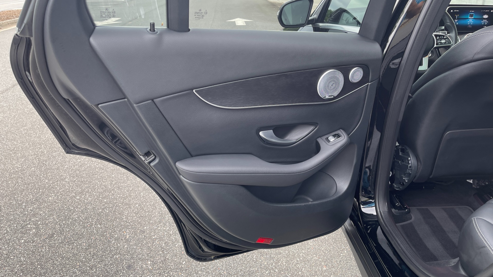 Used 2021 Mercedes-Benz GLC GLC 300 / 4MATIC / DASHCAM / PANORAMIC ROOF / WIRELESS CHARING / PREMIUM for sale $44,995 at Formula Imports in Charlotte NC 28227 26