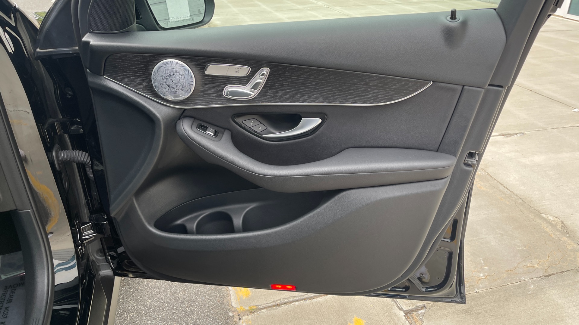 Used 2021 Mercedes-Benz GLC GLC 300 / 4MATIC / DASHCAM / PANORAMIC ROOF / WIRELESS CHARING / PREMIUM for sale $44,995 at Formula Imports in Charlotte NC 28227 29