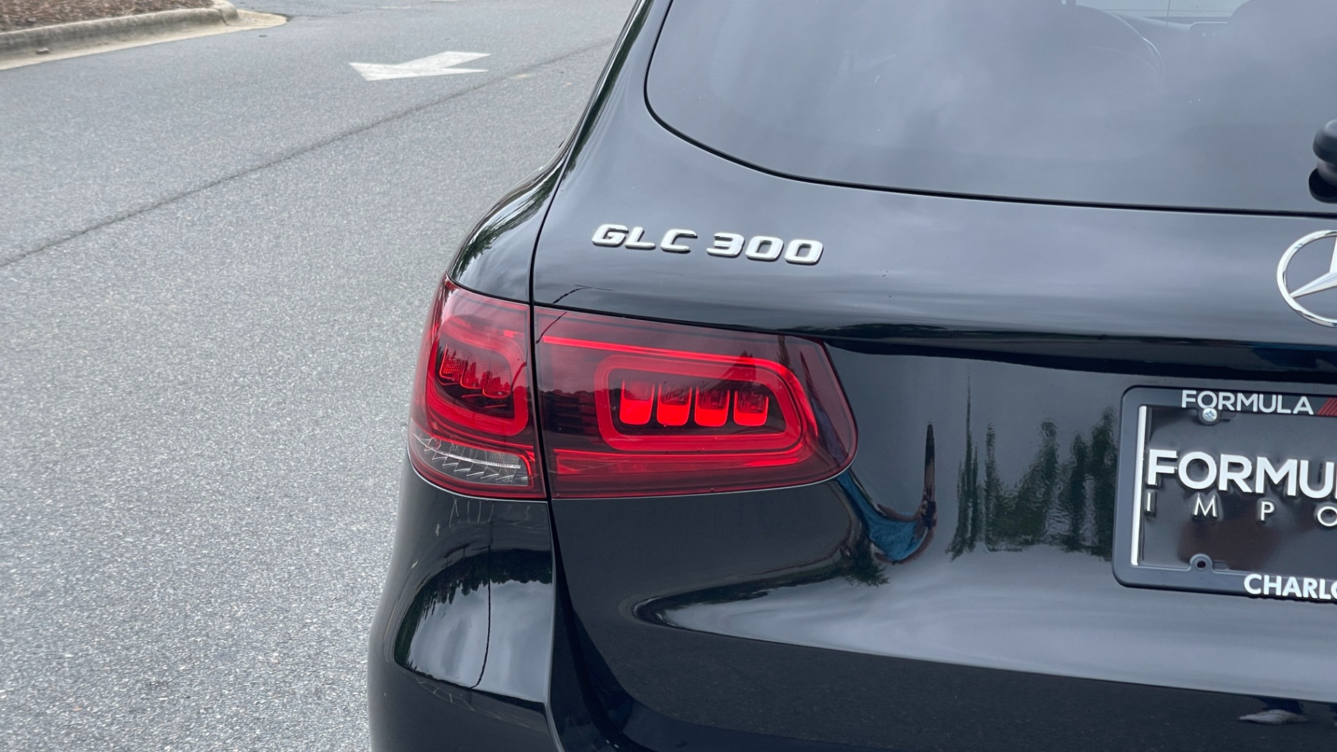 Used 2021 Mercedes-Benz GLC GLC 300 / 4MATIC / DASHCAM / PANORAMIC ROOF / WIRELESS CHARING / PREMIUM for sale $44,995 at Formula Imports in Charlotte NC 28227 33