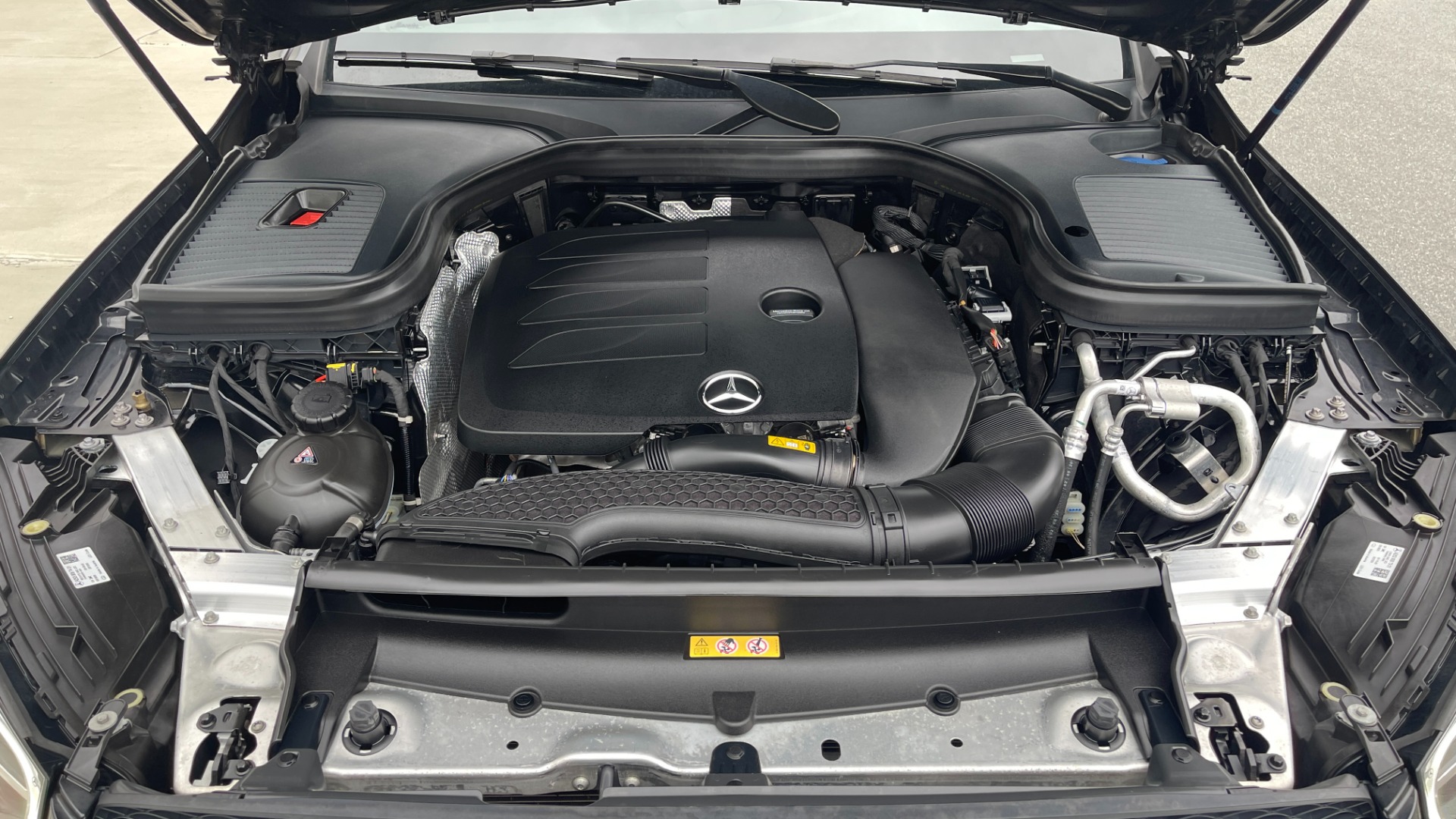 Used 2021 Mercedes-Benz GLC GLC 300 / 4MATIC / DASHCAM / PANORAMIC ROOF / WIRELESS CHARING / PREMIUM for sale $44,995 at Formula Imports in Charlotte NC 28227 35