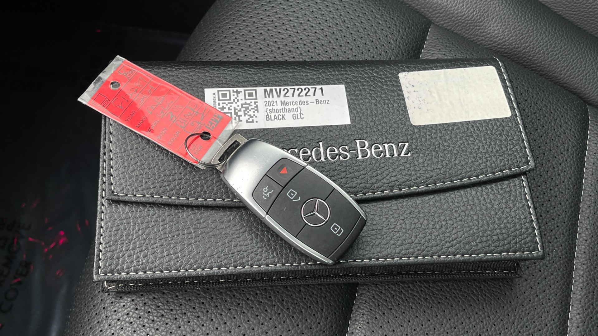 Used 2021 Mercedes-Benz GLC GLC 300 / 4MATIC / DASHCAM / PANORAMIC ROOF / WIRELESS CHARING / PREMIUM for sale $44,995 at Formula Imports in Charlotte NC 28227 46