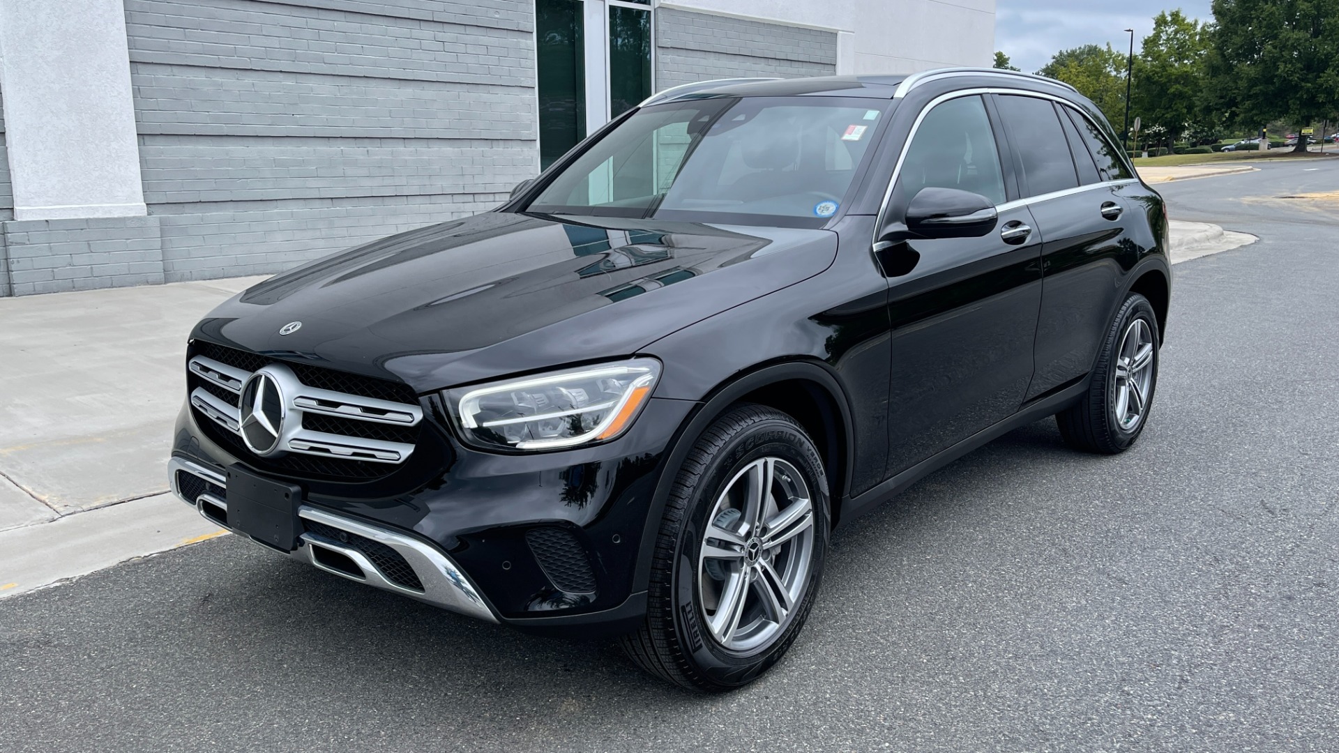 Used 2021 Mercedes-Benz GLC GLC 300 / 4MATIC / DASHCAM / PANORAMIC ROOF / WIRELESS CHARING / PREMIUM for sale $44,995 at Formula Imports in Charlotte NC 28227 5