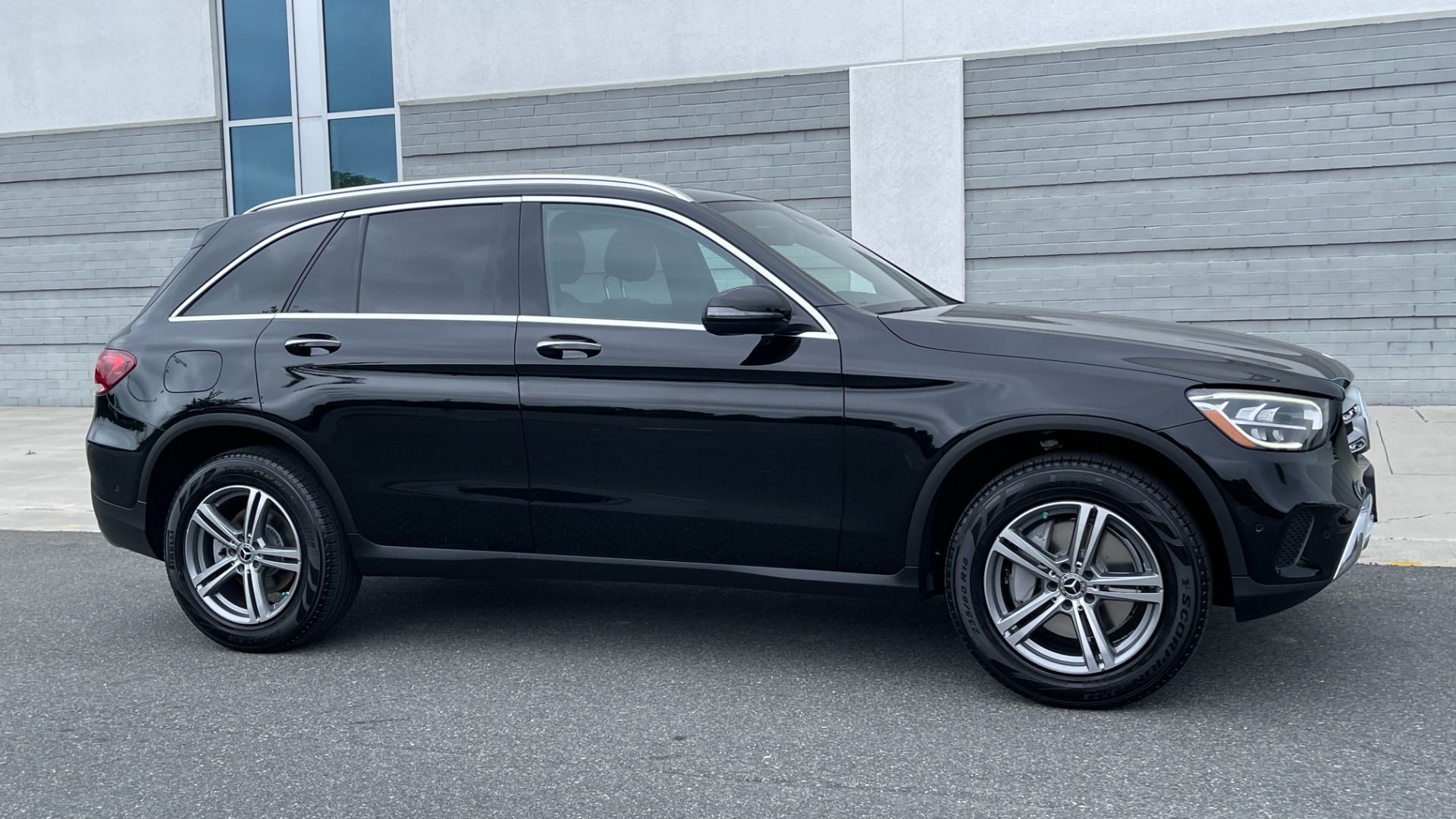 Used 2021 Mercedes-Benz GLC GLC 300 / 4MATIC / DASHCAM / PANORAMIC ROOF / WIRELESS CHARING / PREMIUM for sale $44,995 at Formula Imports in Charlotte NC 28227 7