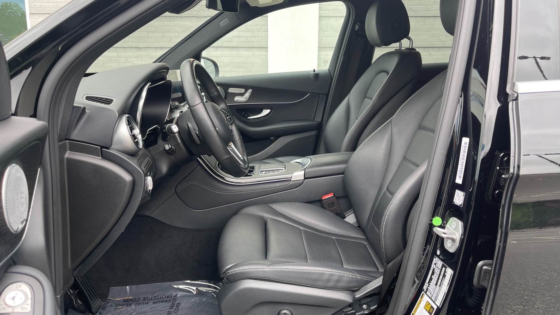 Used 2021 Mercedes-Benz GLC GLC 300 / 4MATIC / DASHCAM / PANORAMIC ROOF / WIRELESS CHARING / PREMIUM for sale $44,995 at Formula Imports in Charlotte NC 28227 9