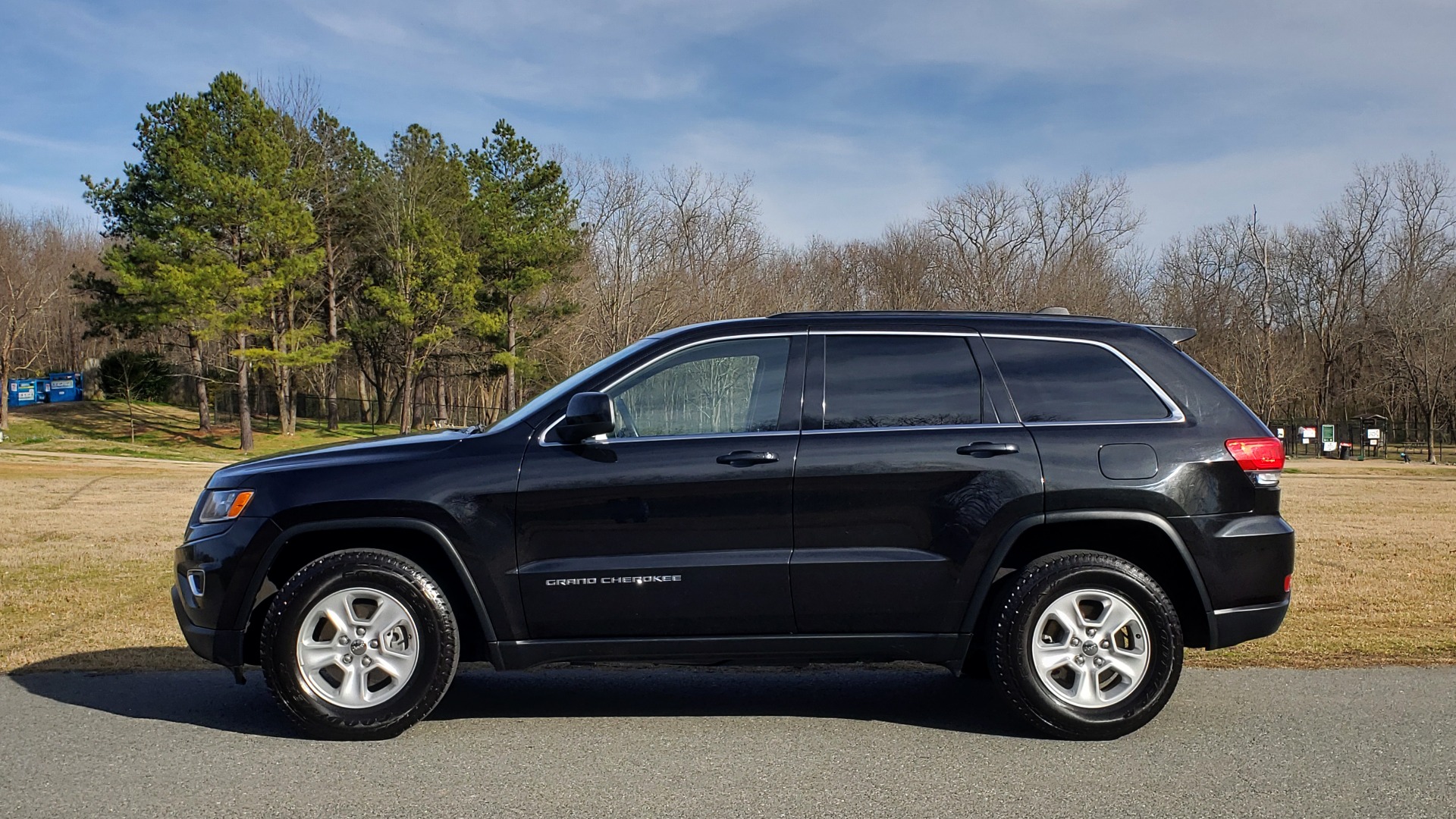 Used 2015 Jeep GRAND CHEROKEE LAREDO / 4X2 / 3.6L V6 / AUTO / 17IN WHEELS for sale Sold at Formula Imports in Charlotte NC 28227 2