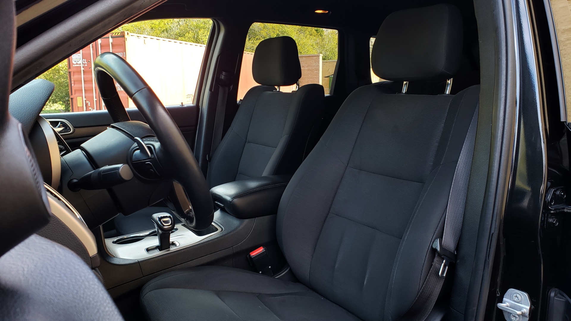 Used 2015 Jeep GRAND CHEROKEE LAREDO / 4X2 / 3.6L V6 / AUTO / 17IN WHEELS for sale Sold at Formula Imports in Charlotte NC 28227 27