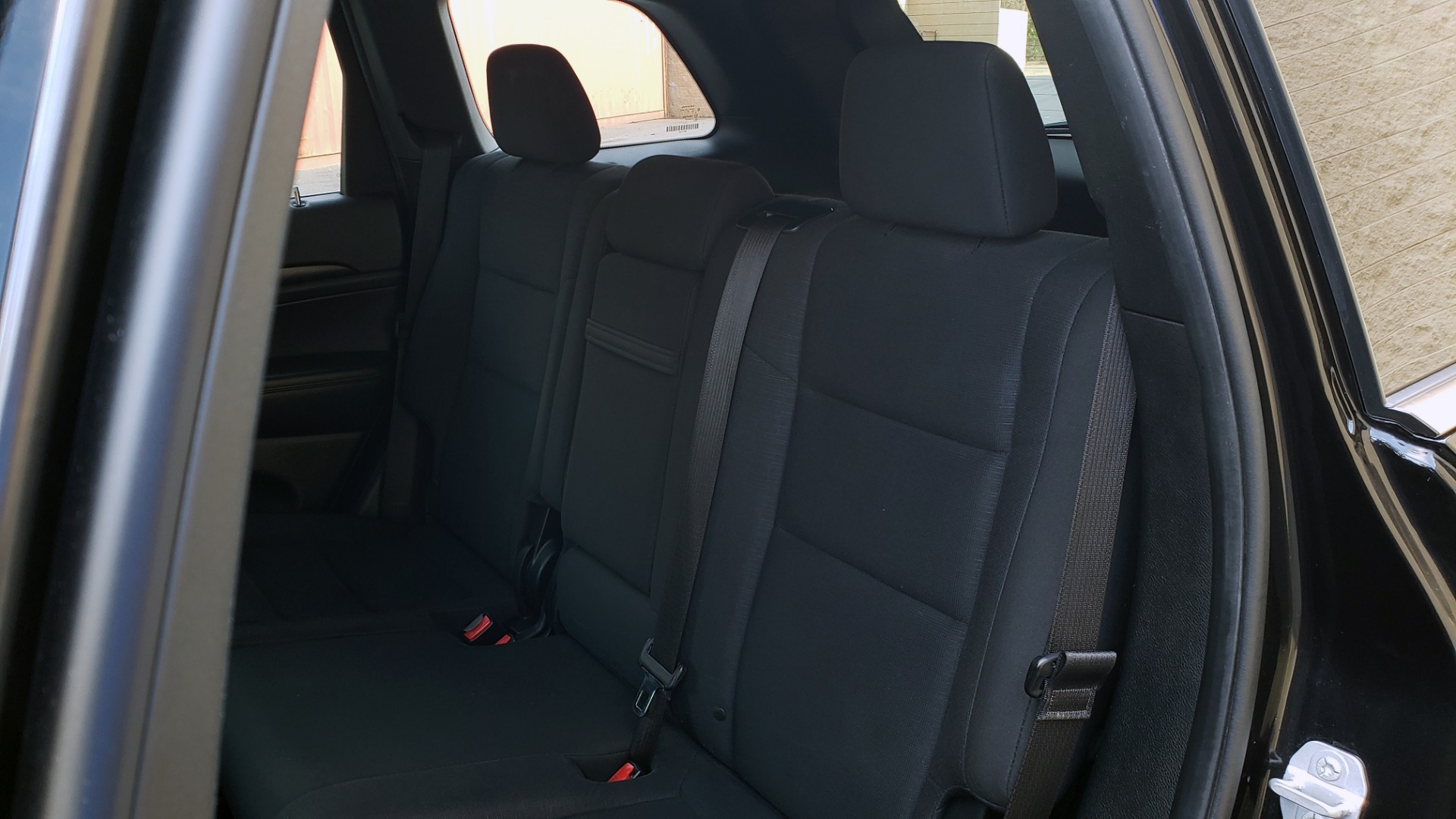 Used 2015 Jeep GRAND CHEROKEE LAREDO / 4X2 / 3.6L V6 / AUTO / 17IN WHEELS for sale Sold at Formula Imports in Charlotte NC 28227 45