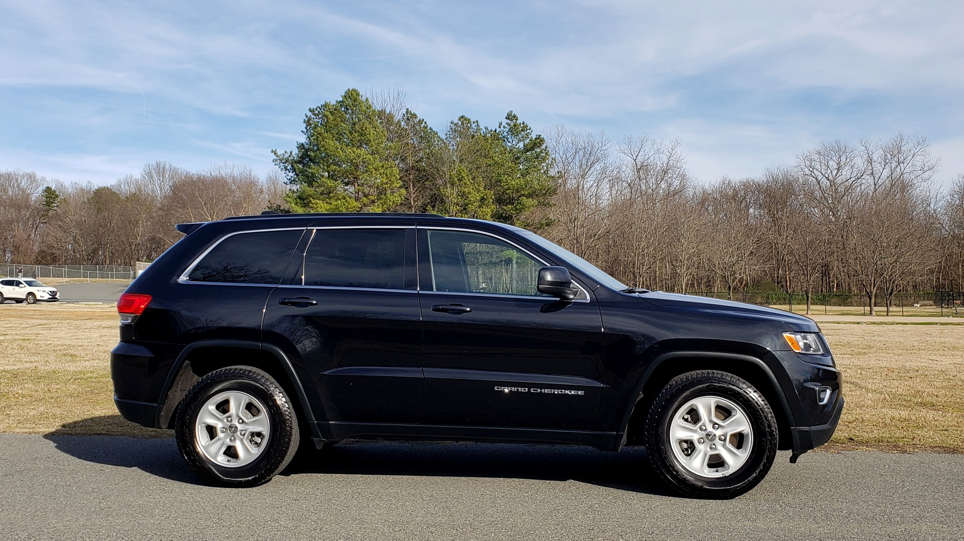 Used 2015 Jeep GRAND CHEROKEE LAREDO / 4X2 / 3.6L V6 / AUTO / 17IN WHEELS for sale Sold at Formula Imports in Charlotte NC 28227 5