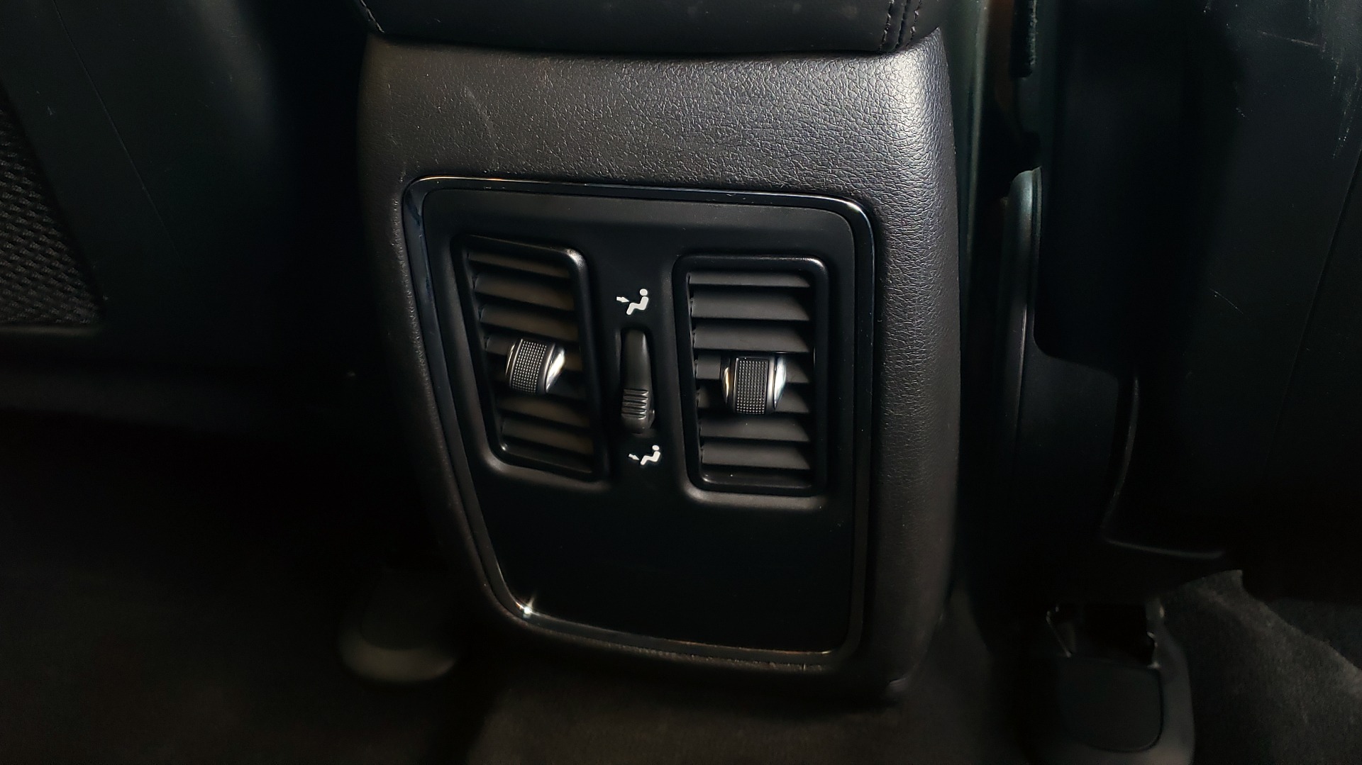 Used 2015 Jeep GRAND CHEROKEE LAREDO / 4X2 / 3.6L V6 / AUTO / 17IN WHEELS for sale Sold at Formula Imports in Charlotte NC 28227 58