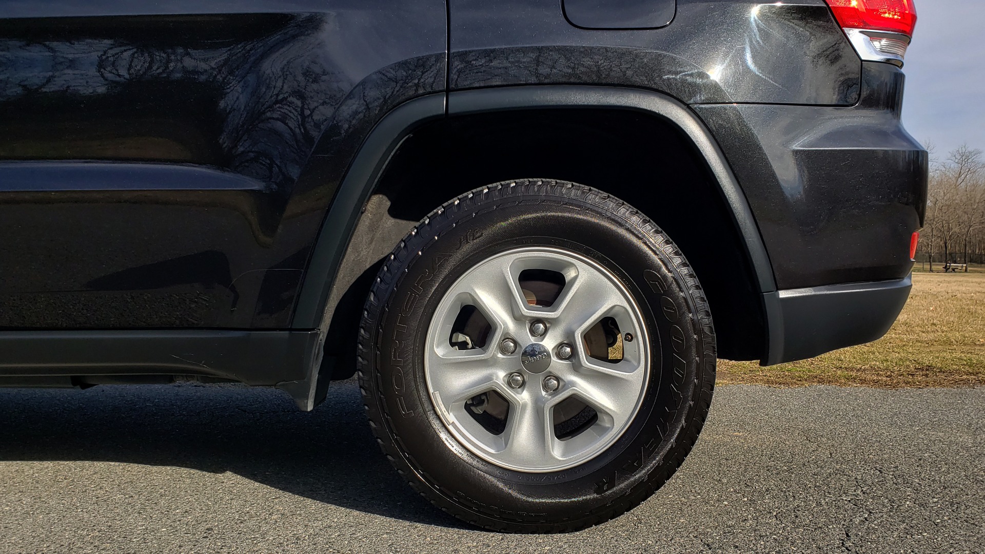 Used 2015 Jeep GRAND CHEROKEE LAREDO / 4X2 / 3.6L V6 / AUTO / 17IN WHEELS for sale Sold at Formula Imports in Charlotte NC 28227 61