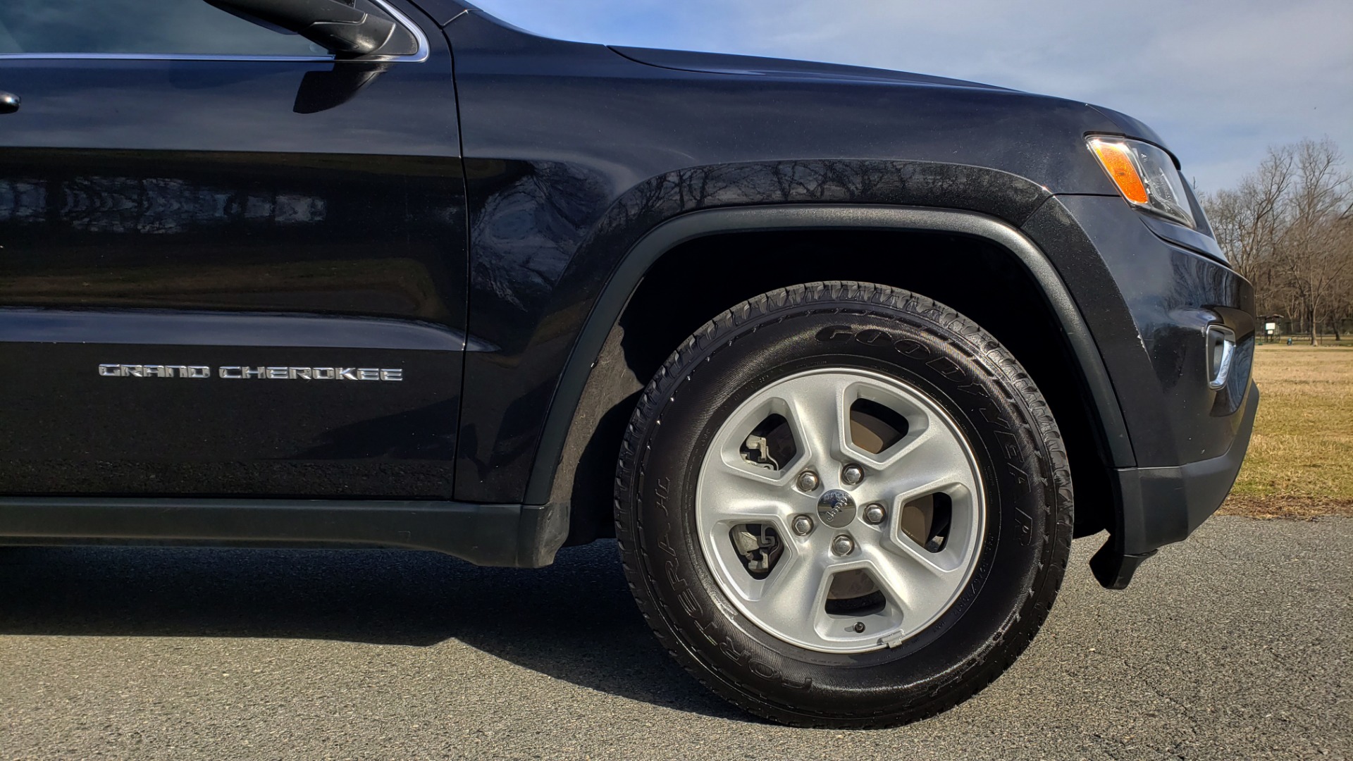 Used 2015 Jeep GRAND CHEROKEE LAREDO / 4X2 / 3.6L V6 / AUTO / 17IN WHEELS for sale Sold at Formula Imports in Charlotte NC 28227 63