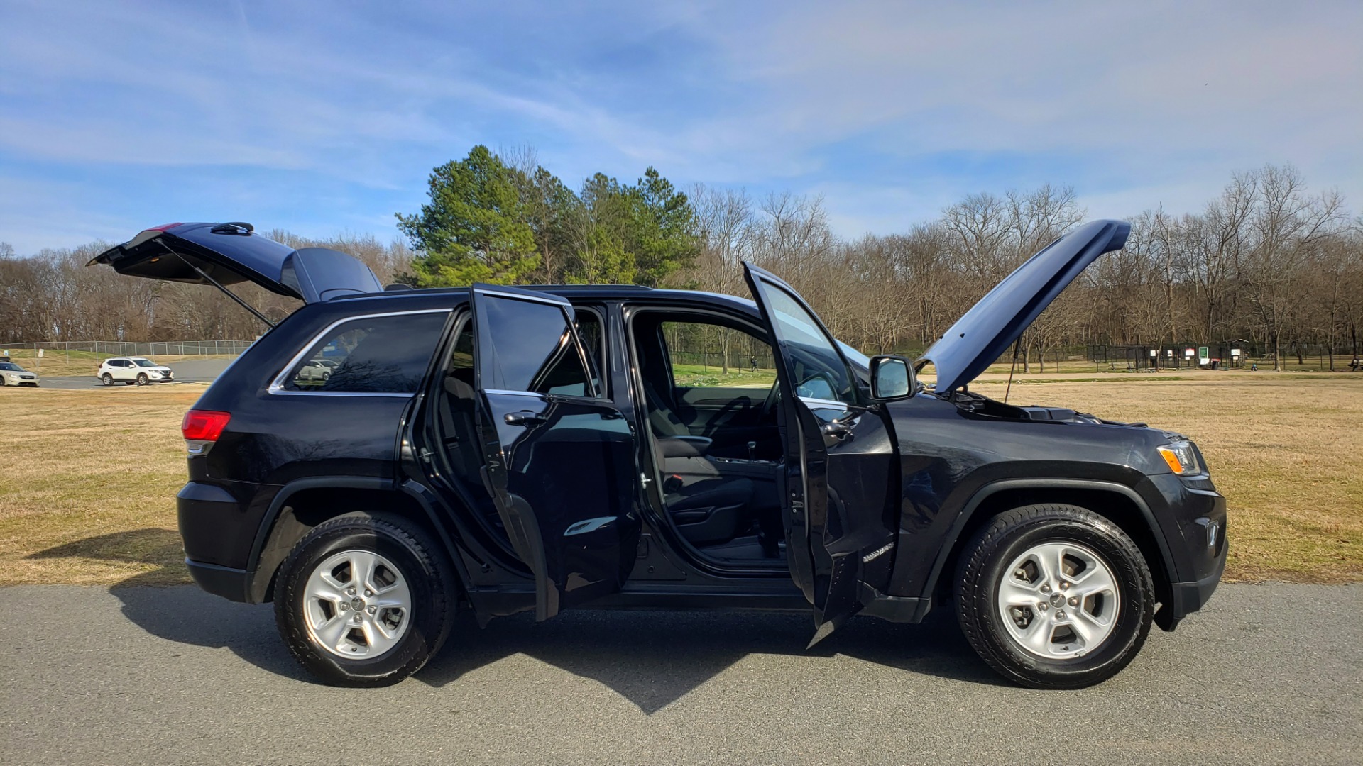 Used 2015 Jeep GRAND CHEROKEE LAREDO / 4X2 / 3.6L V6 / AUTO / 17IN WHEELS for sale Sold at Formula Imports in Charlotte NC 28227 8