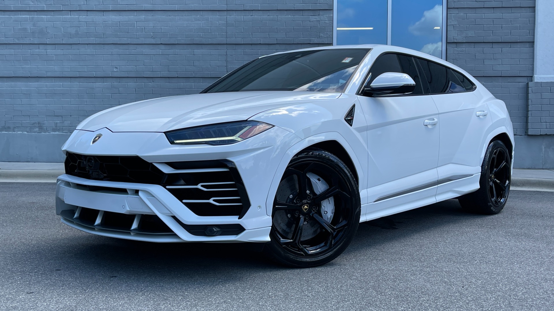 Used 2021 Lamborghini Urus GRAPHITE CAPSULE / CARBON FIBER / GLOSS
