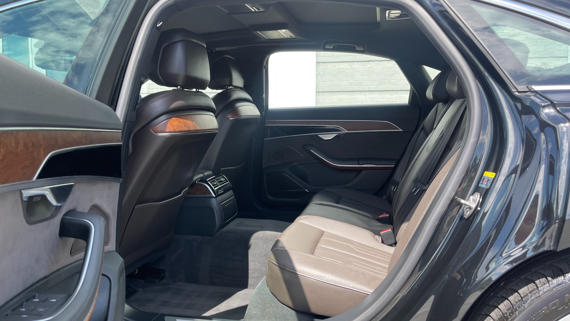 Used 2019 Audi A8L 20IN WHEELS / DRIVER ASSIST / COLD WEATHER / EXECUTIVE PACKAGE for sale Sold at Formula Imports in Charlotte NC 28227 17
