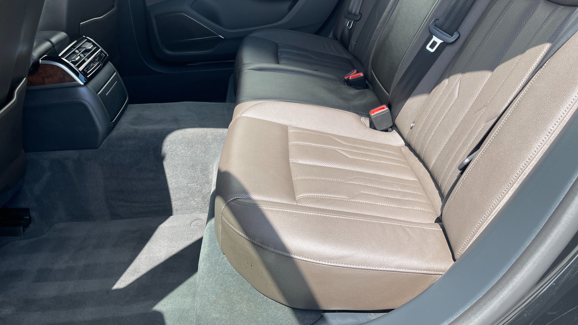Used 2019 Audi A8L 20IN WHEELS / DRIVER ASSIST / COLD WEATHER / EXECUTIVE PACKAGE for sale Sold at Formula Imports in Charlotte NC 28227 19