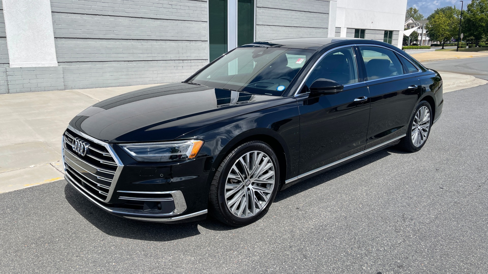 Used 2019 Audi A8L 20IN WHEELS / DRIVER ASSIST / COLD WEATHER / EXECUTIVE PACKAGE for sale Sold at Formula Imports in Charlotte NC 28227 2