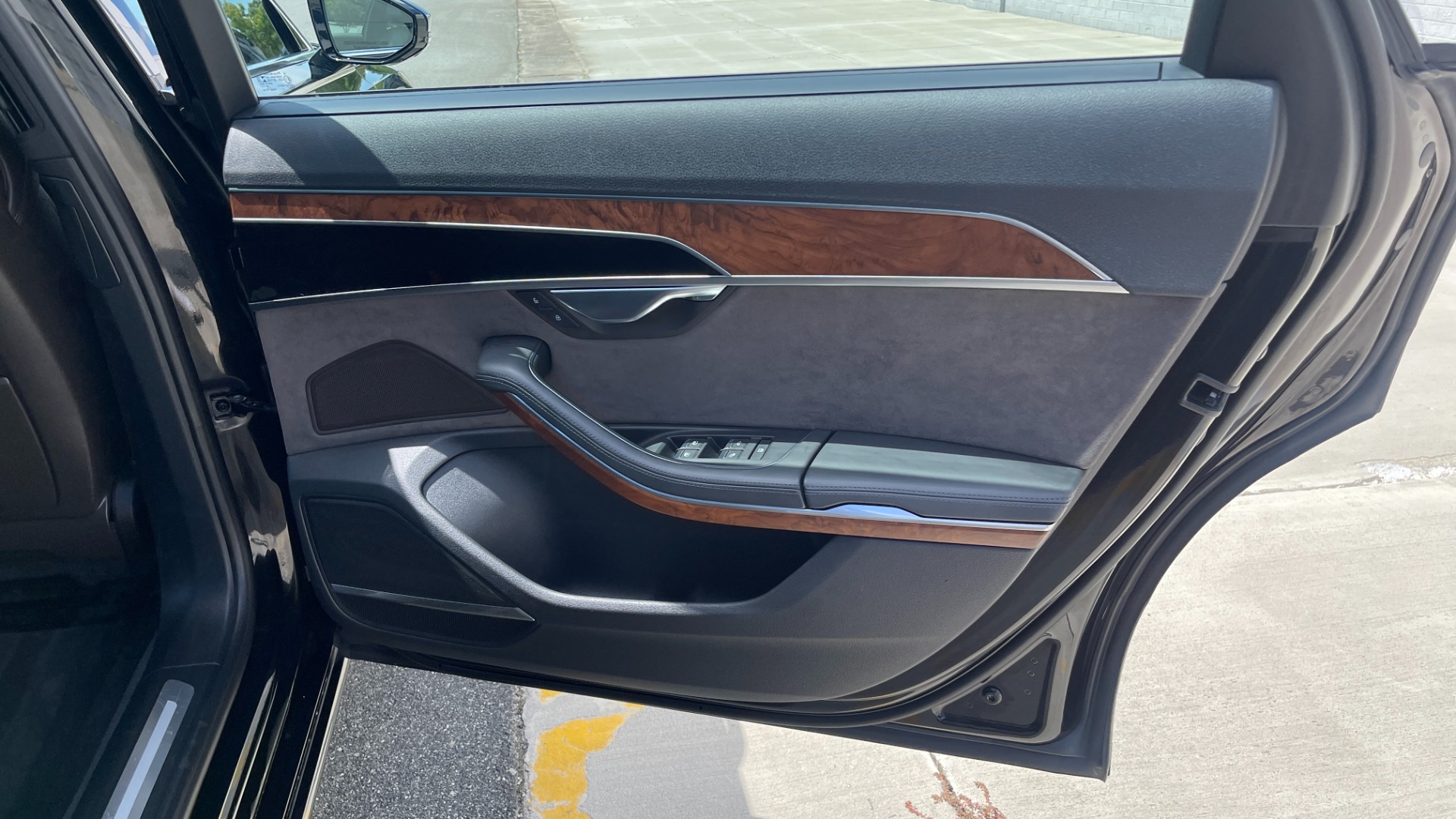 Used 2019 Audi A8L 20IN WHEELS / DRIVER ASSIST / COLD WEATHER / EXECUTIVE PACKAGE for sale Sold at Formula Imports in Charlotte NC 28227 22