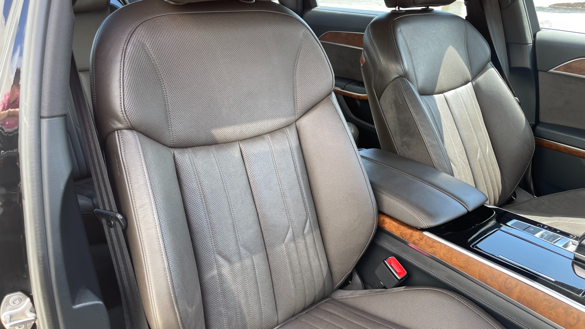 Used 2019 Audi A8L 20IN WHEELS / DRIVER ASSIST / COLD WEATHER / EXECUTIVE PACKAGE for sale Sold at Formula Imports in Charlotte NC 28227 27