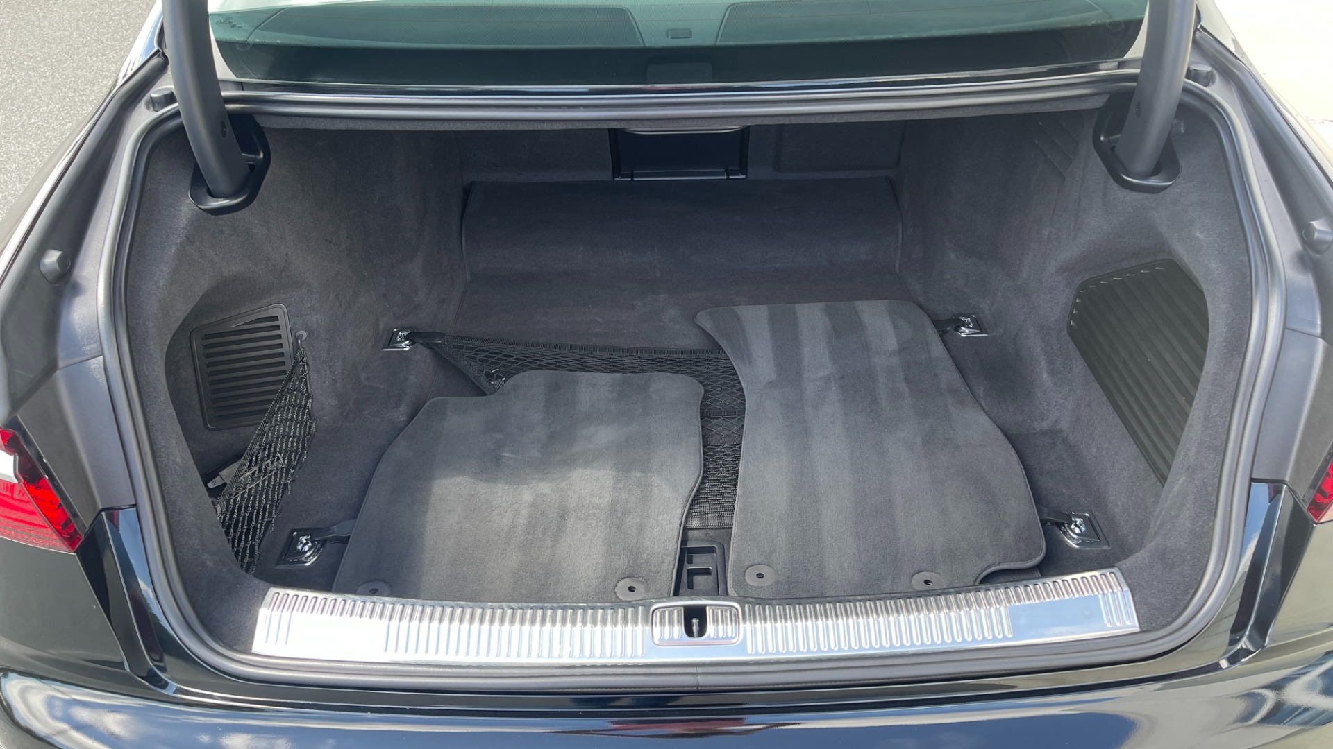 Used 2019 Audi A8L 20IN WHEELS / DRIVER ASSIST / COLD WEATHER / EXECUTIVE PACKAGE for sale Sold at Formula Imports in Charlotte NC 28227 35