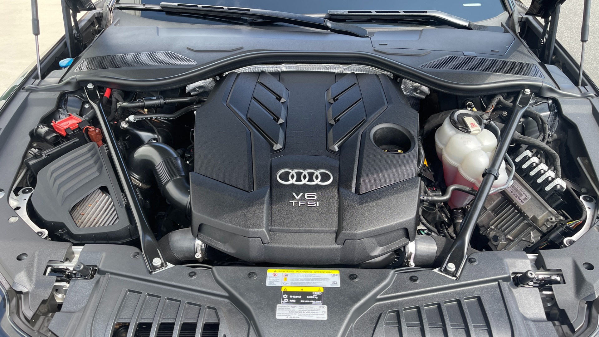 Used 2019 Audi A8L 20IN WHEELS / DRIVER ASSIST / COLD WEATHER / EXECUTIVE PACKAGE for sale Sold at Formula Imports in Charlotte NC 28227 37